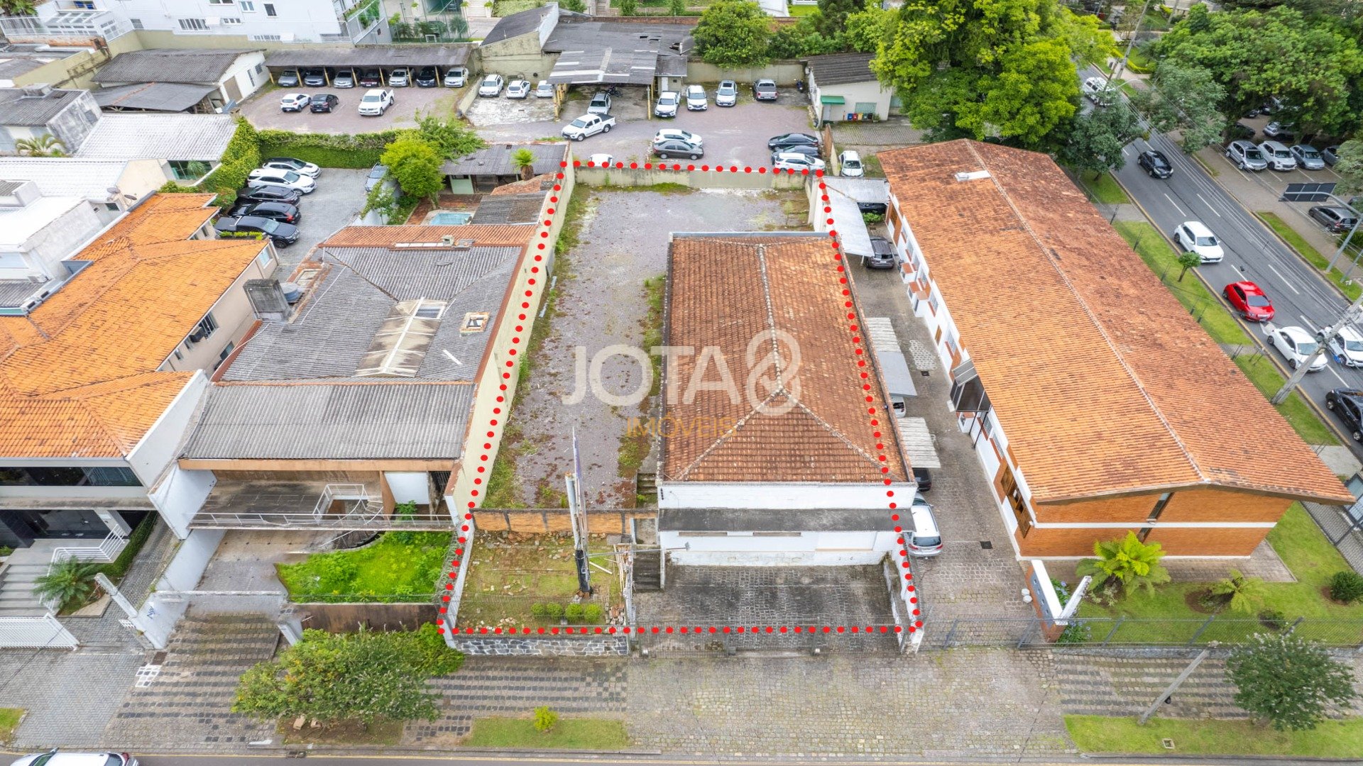 TERRENO NO MERCÊS EM ÓTIMA LOCALIZAÇÃO!