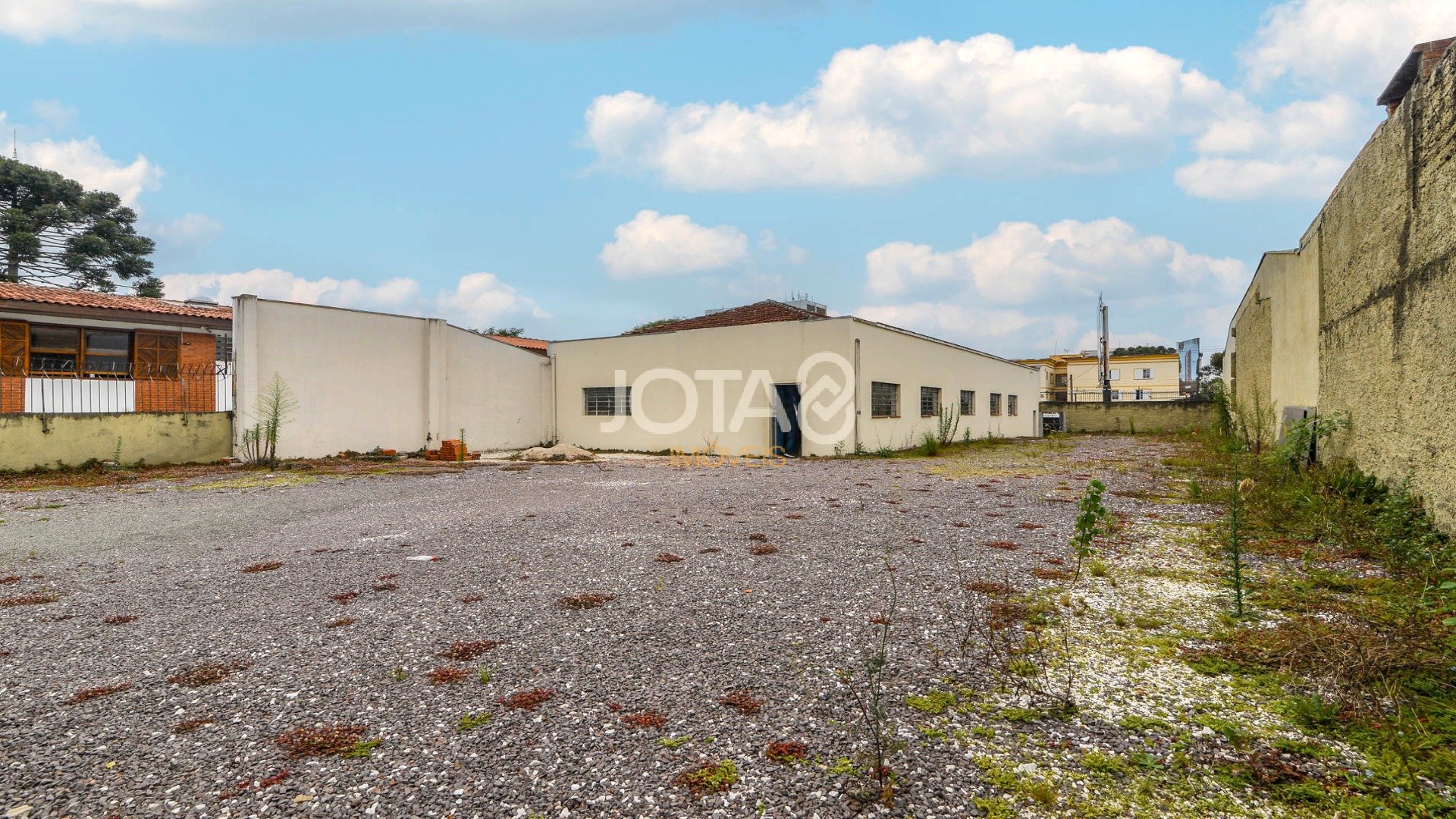 TERRENO NO MERCÊS EM ÓTIMA LOCALIZAÇÃO!