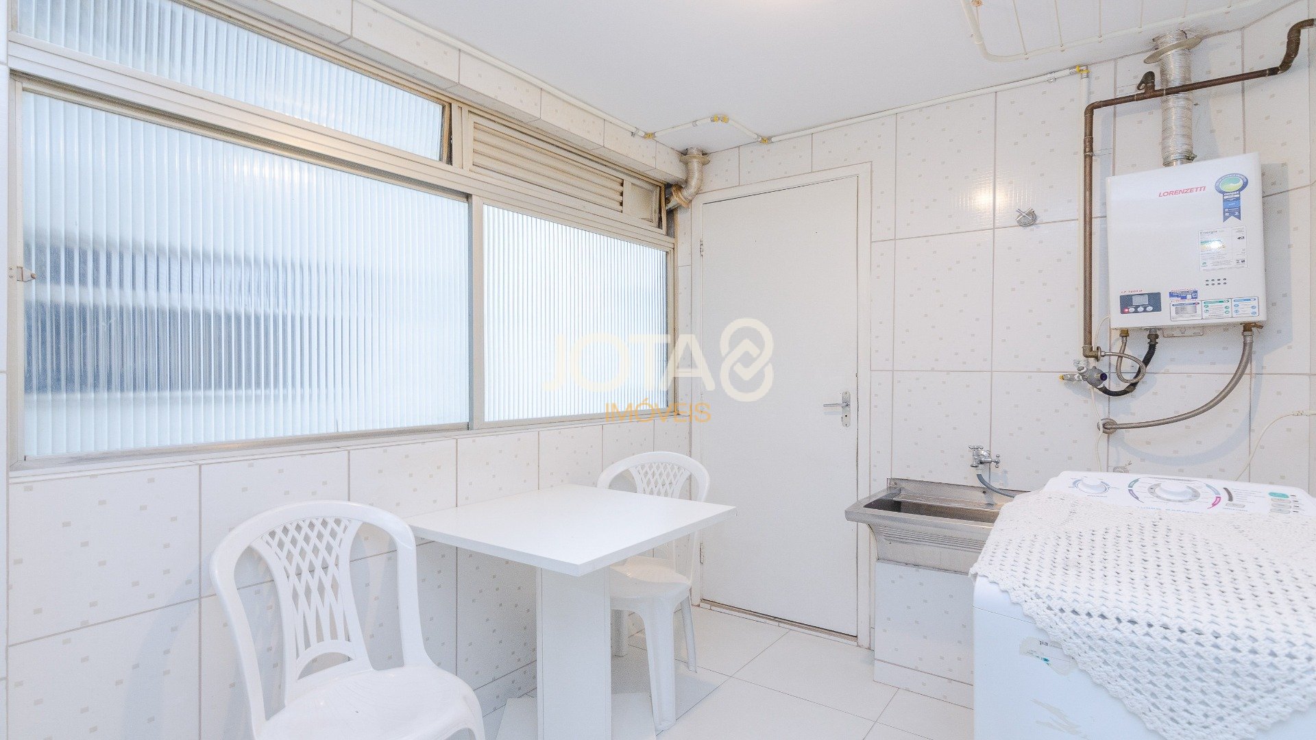 APARTAMENTO 3 QUARTOS 1 SUÍTE PERTO DA PRAÇA DO JAPÃO.