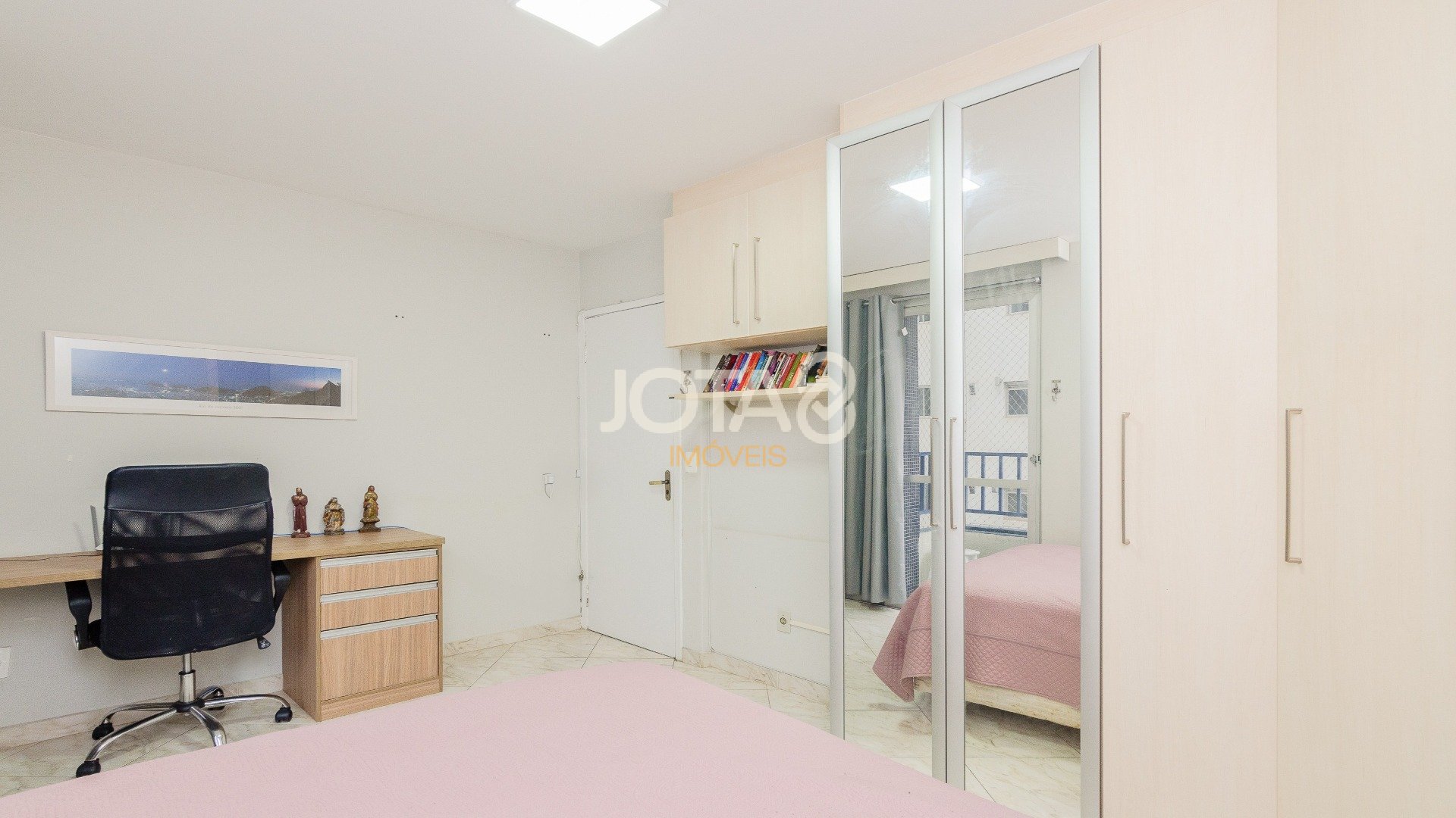 APARTAMENTO 3 QUARTOS 1 SUÍTE PERTO DA PRAÇA DO JAPÃO.