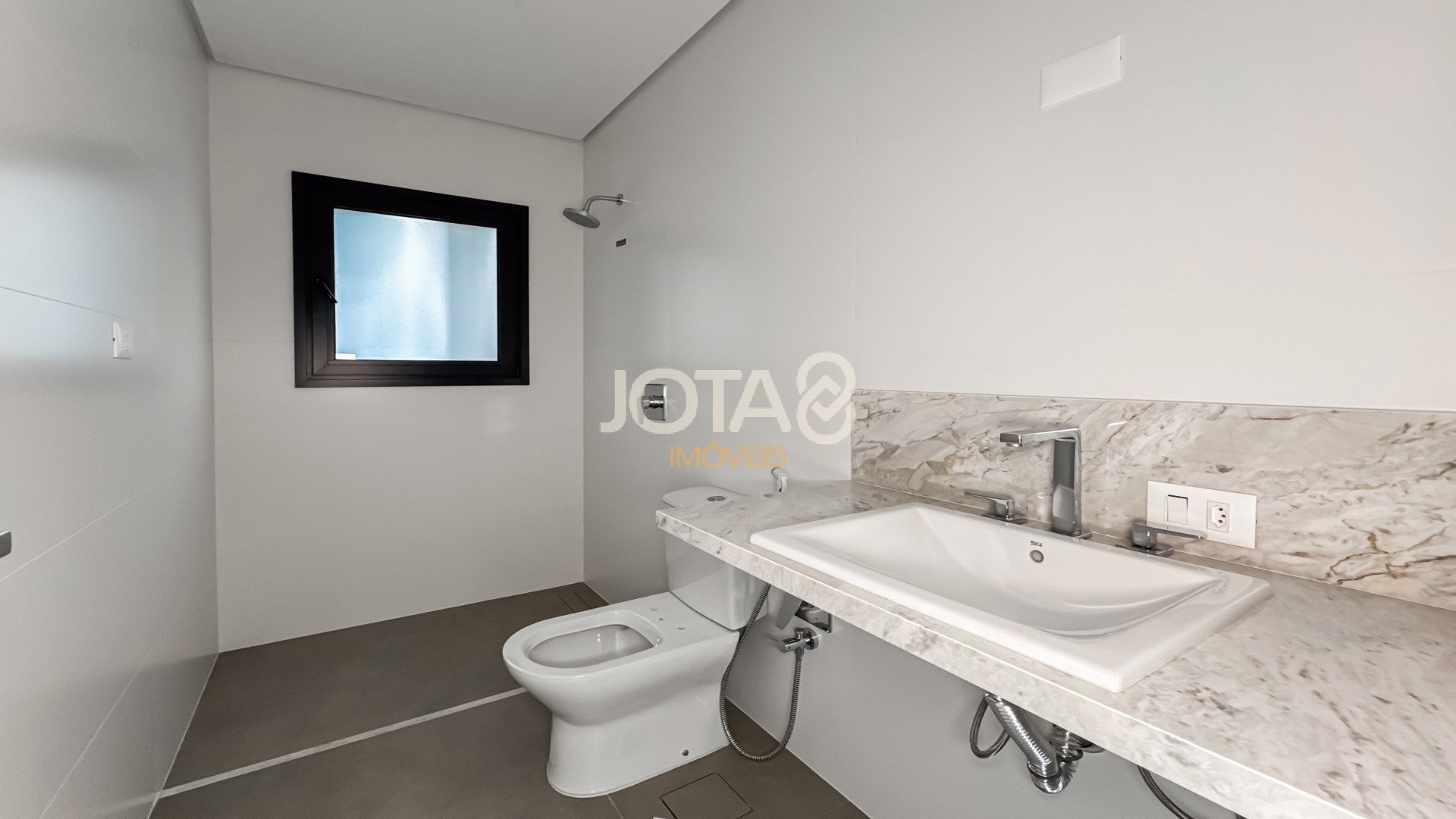 APARTAMENTO NO CABRAL COM 3 SUÍTES - ÁTMAN