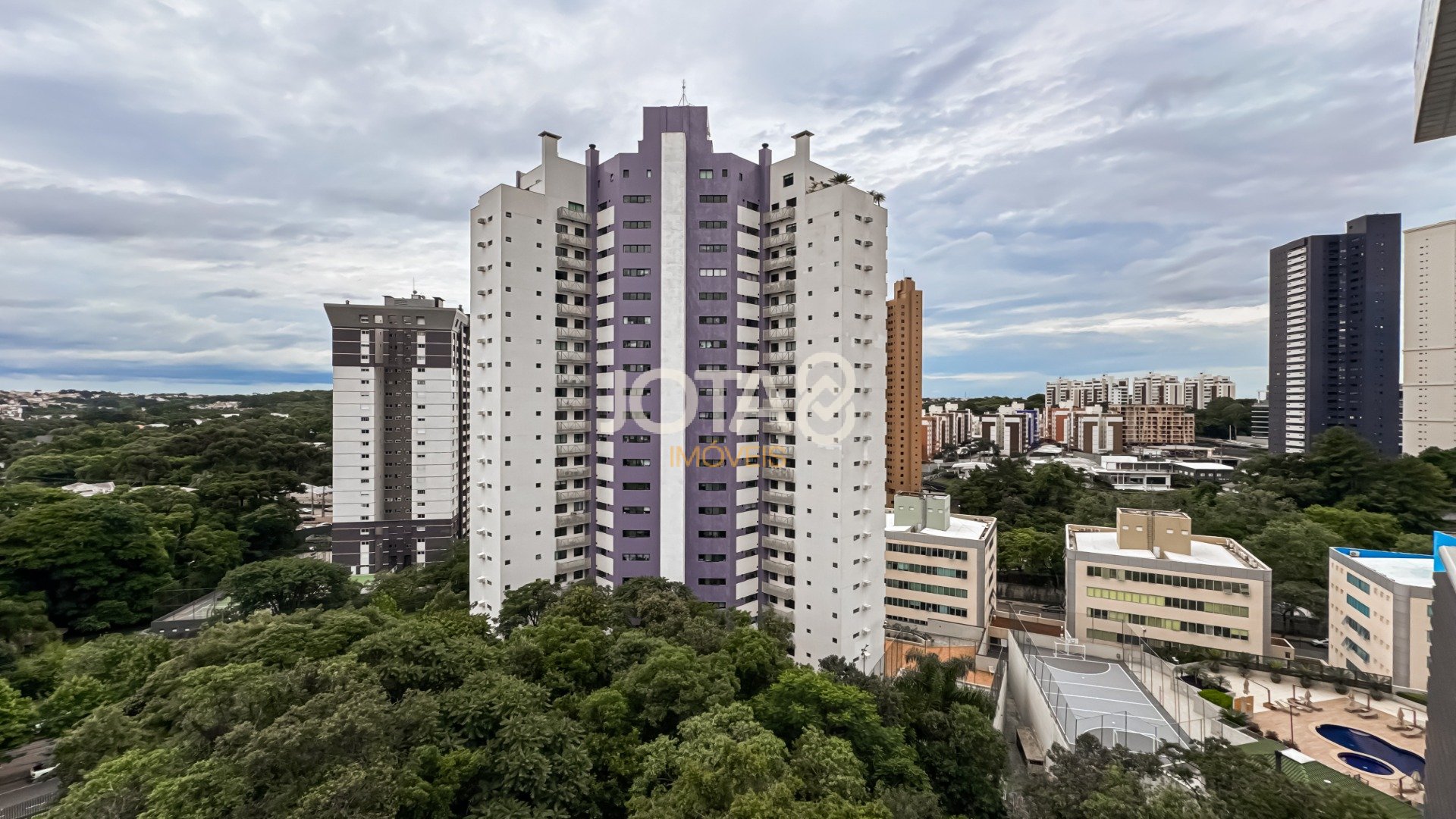 APARTAMENTO COM 3 SUÍTES E 3 VAGAS NO ECOVILLE