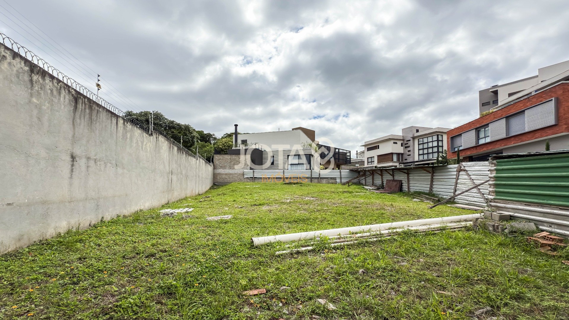 EXCELENTE TERRENO EM CONDOMÍNIO  NO VISTA ALEGRE!