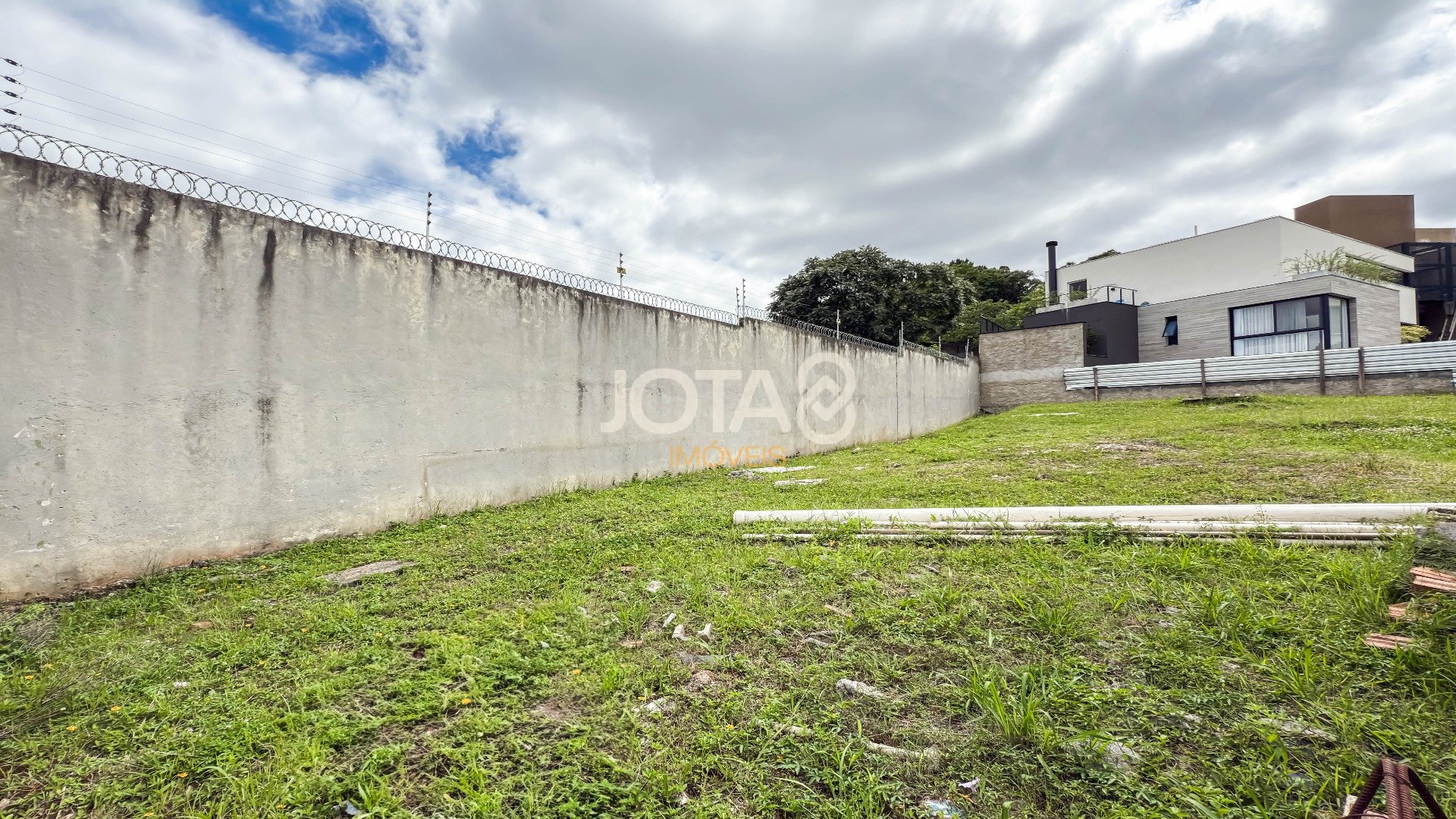 EXCELENTE TERRENO EM CONDOMÍNIO  NO VISTA ALEGRE!