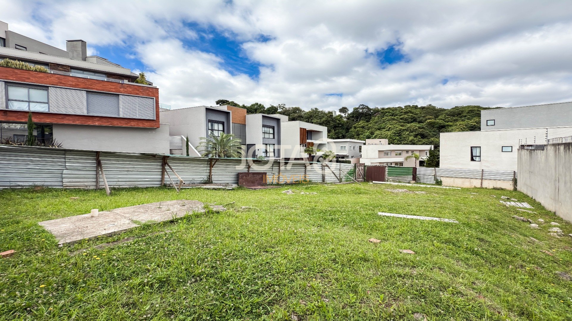 EXCELENTE TERRENO EM CONDOMÍNIO  NO VISTA ALEGRE!
