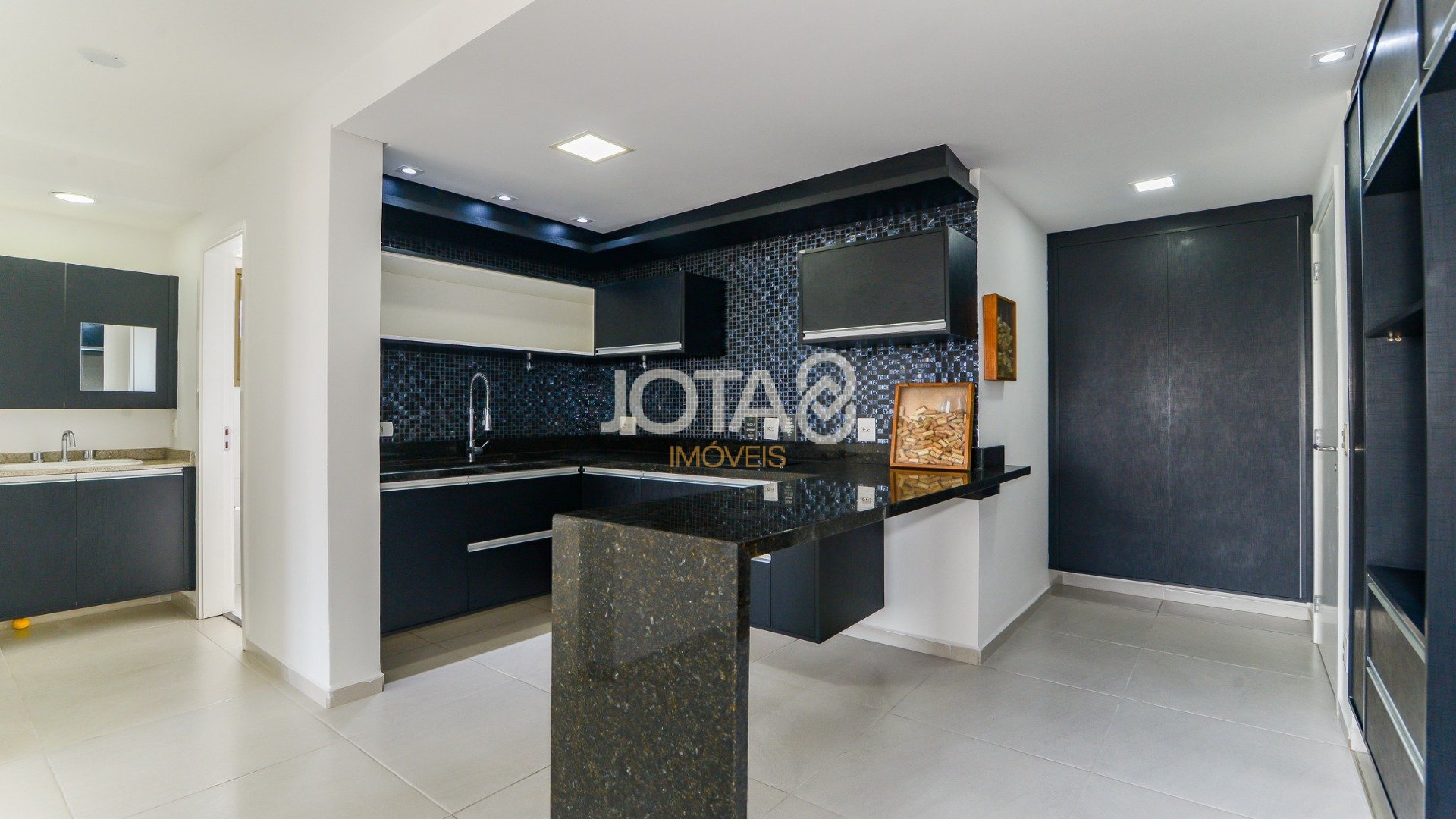 APARTAMENTO RED ECOVILLE ANDAR ALTO NO CAMPINA DO SIQUEIRA.