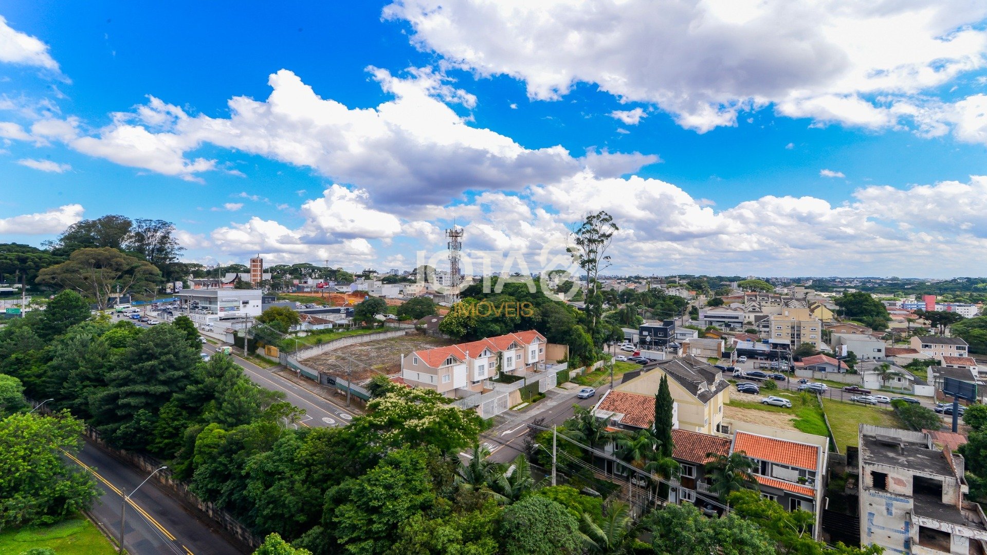 APARTAMENTO RED ECOVILLE ANDAR ALTO NO CAMPINA DO SIQUEIRA.