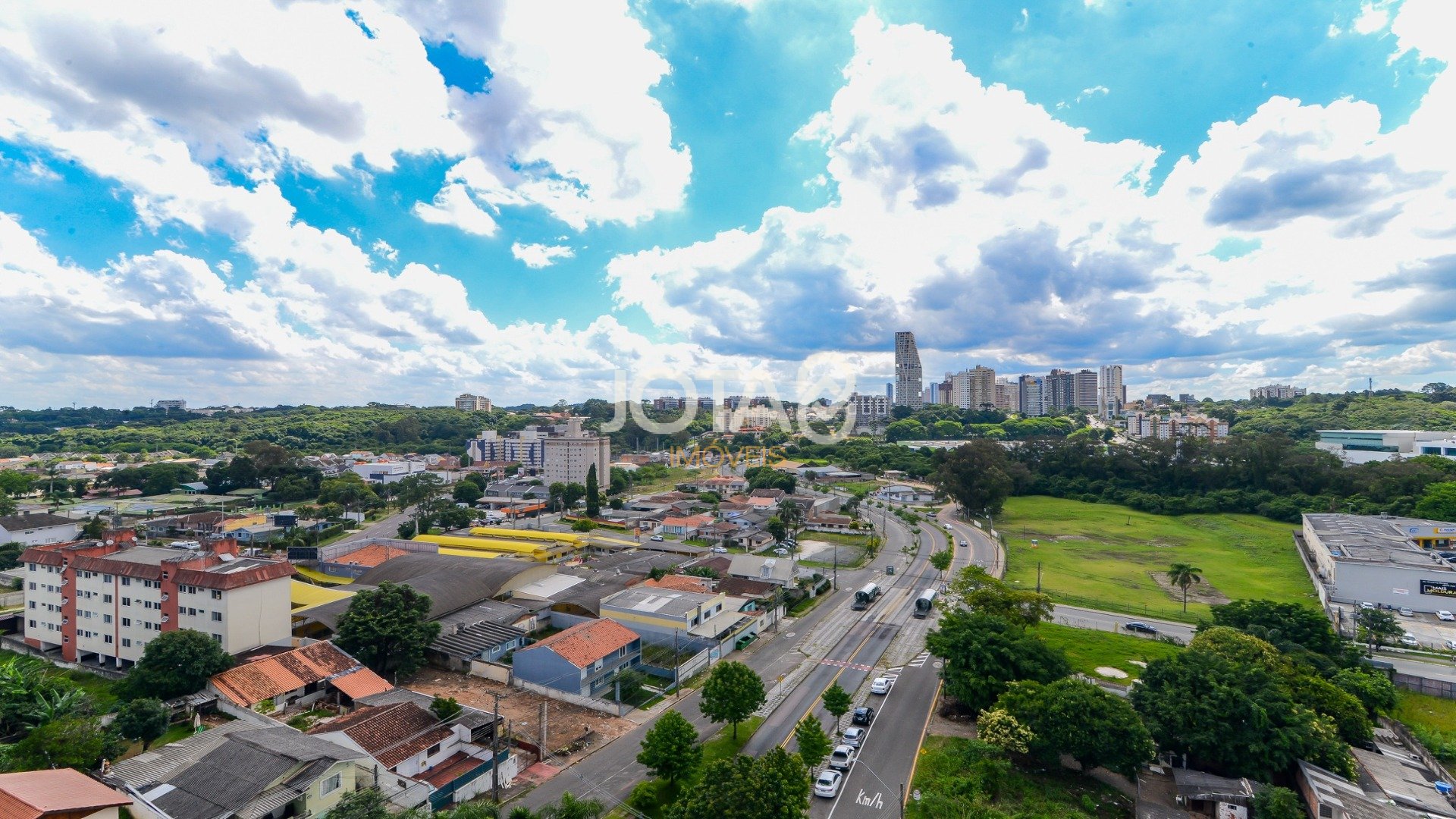 APARTAMENTO RED ECOVILLE ANDAR ALTO NO CAMPINA DO SIQUEIRA.