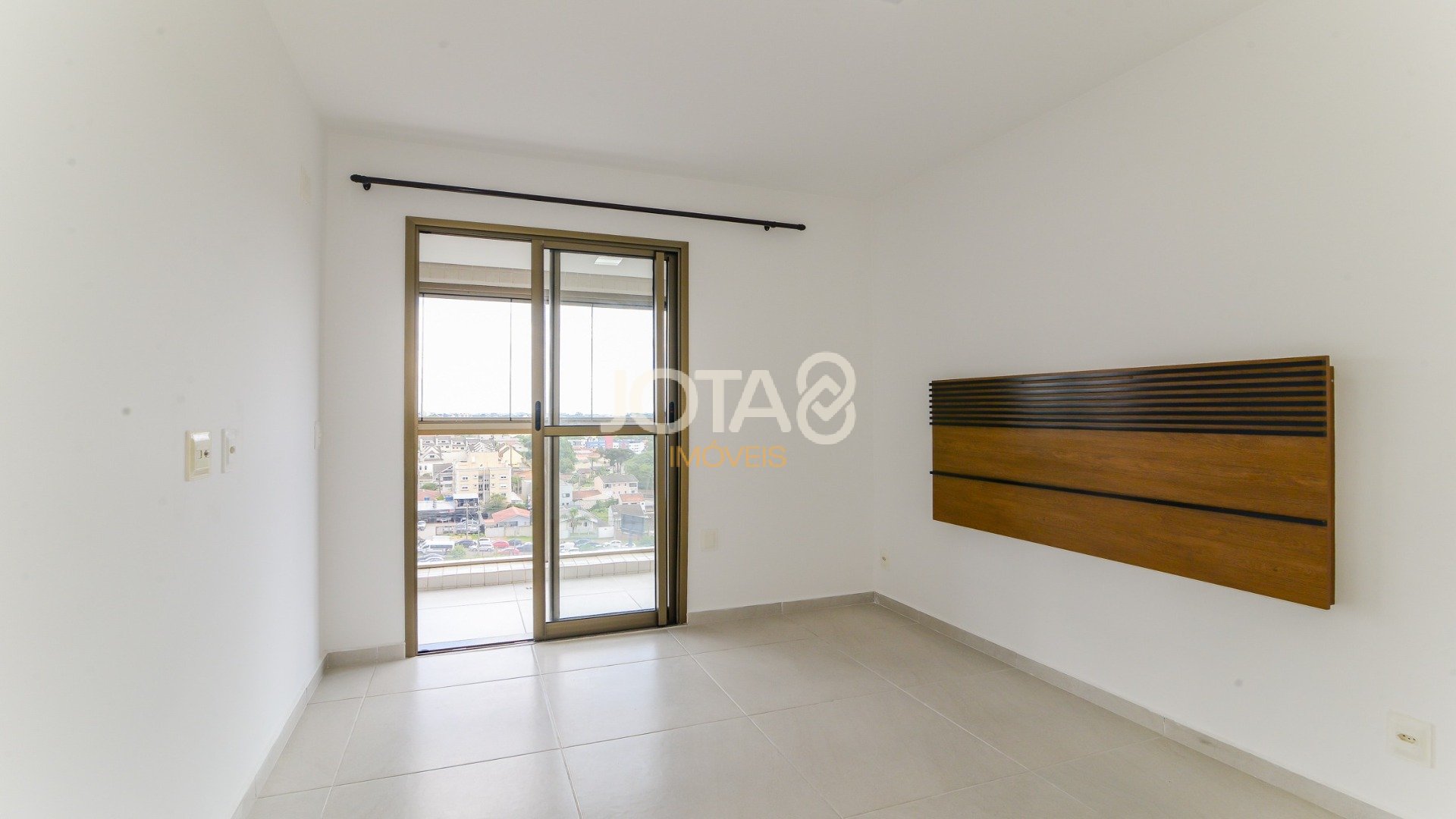 APARTAMENTO RED ECOVILLE ANDAR ALTO NO CAMPINA DO SIQUEIRA.