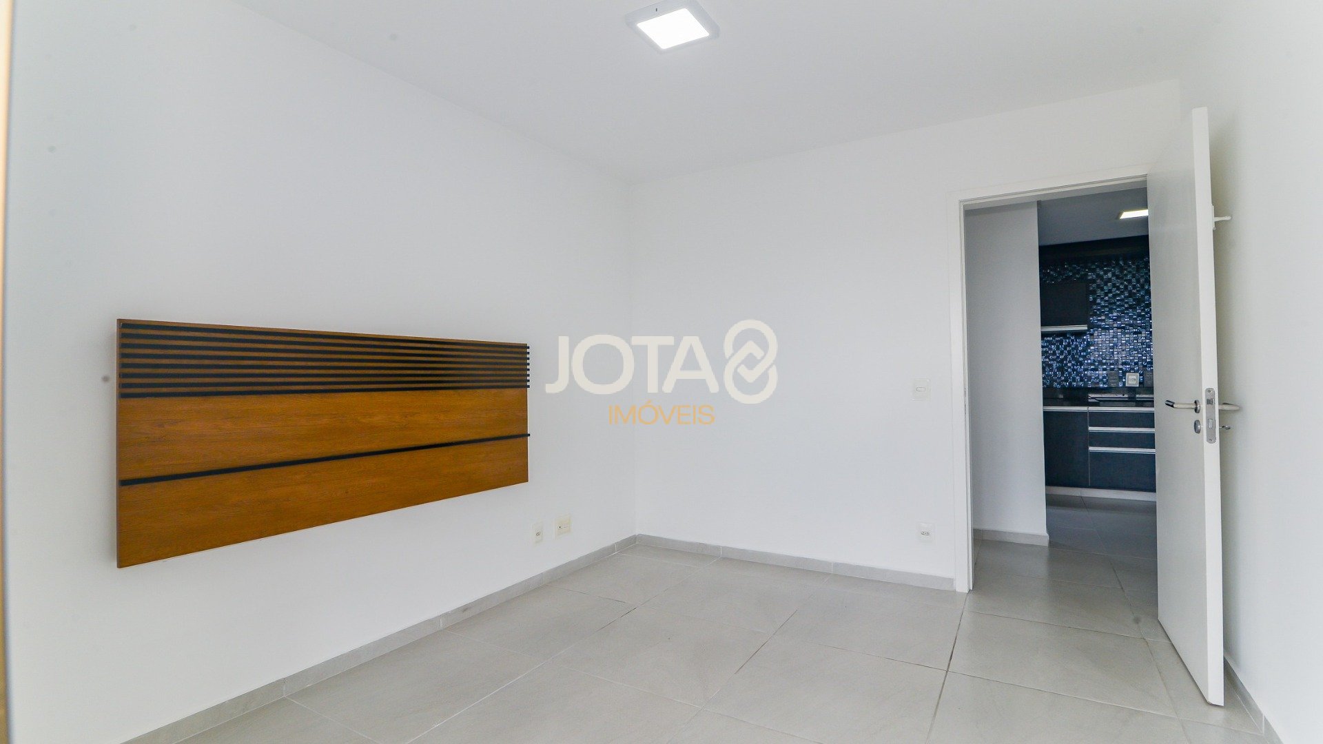 APARTAMENTO RED ECOVILLE ANDAR ALTO NO CAMPINA DO SIQUEIRA.