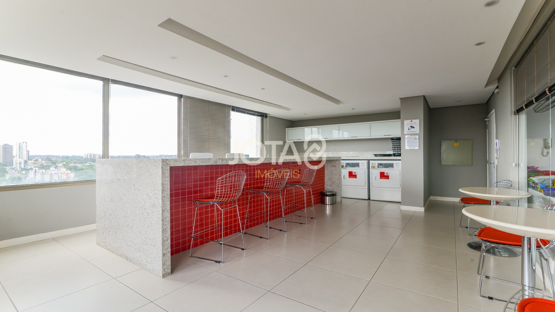 APARTAMENTO RED ECOVILLE ANDAR ALTO NO CAMPINA DO SIQUEIRA.