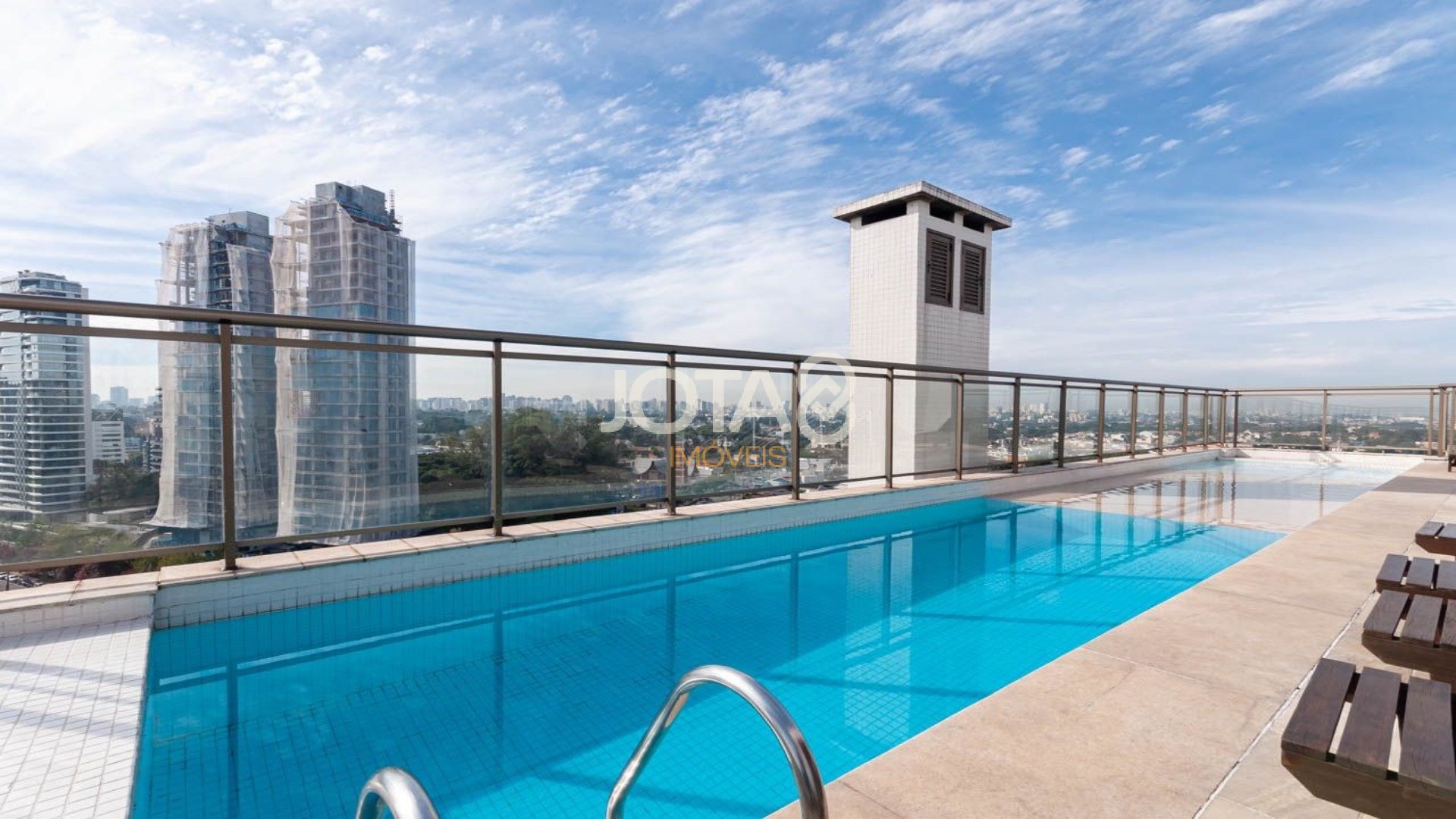 APARTAMENTO RED ECOVILLE ANDAR ALTO NO CAMPINA DO SIQUEIRA.