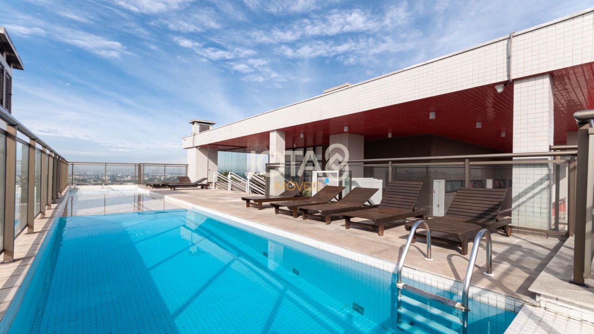 APARTAMENTO RED ECOVILLE ANDAR ALTO NO CAMPINA DO SIQUEIRA.