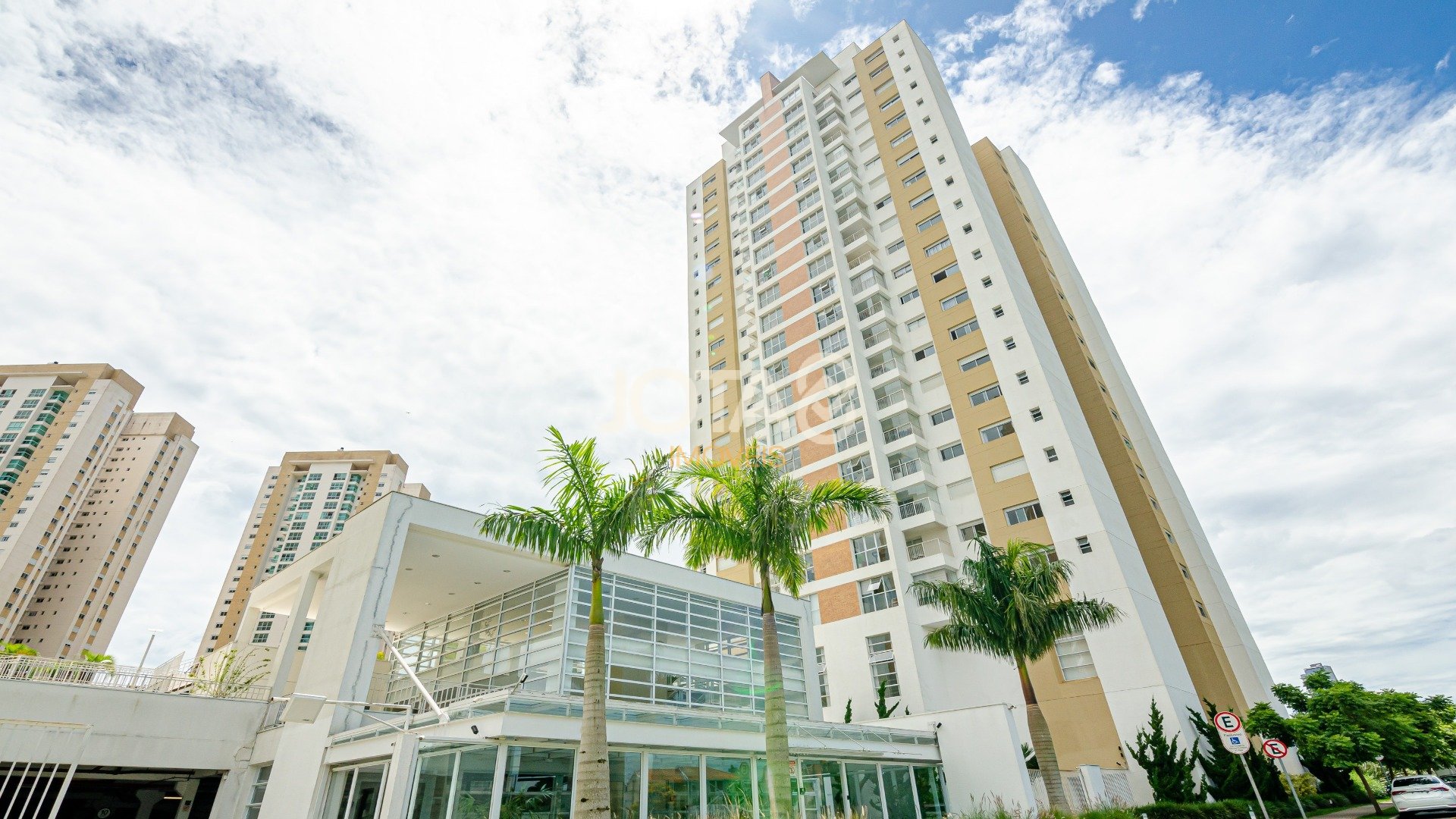 Foto de destaque Apartamento com 3 quartos, sendo 1 suíte, em condomínio clube