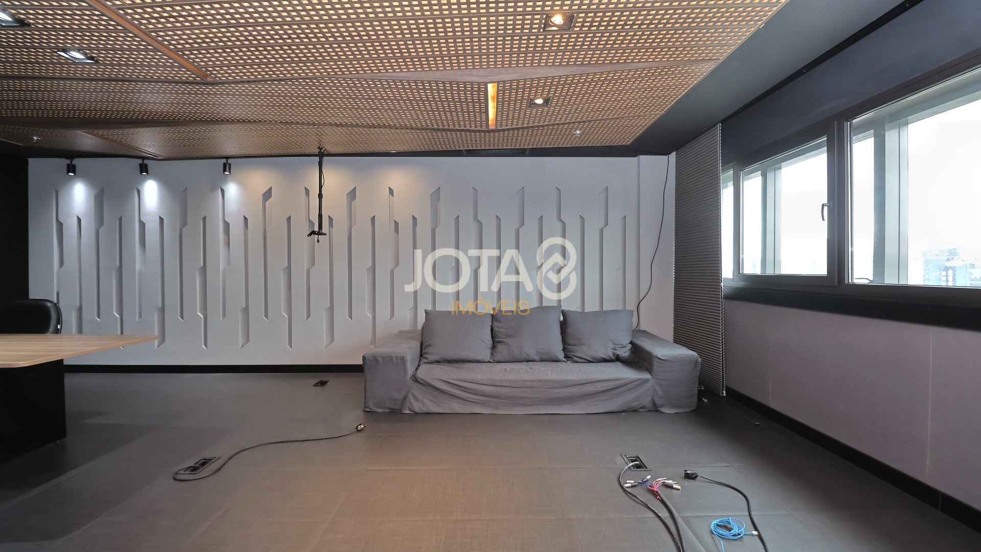 SALA COMERICAL NO UNIVERSE LIFE SQUARE - J8