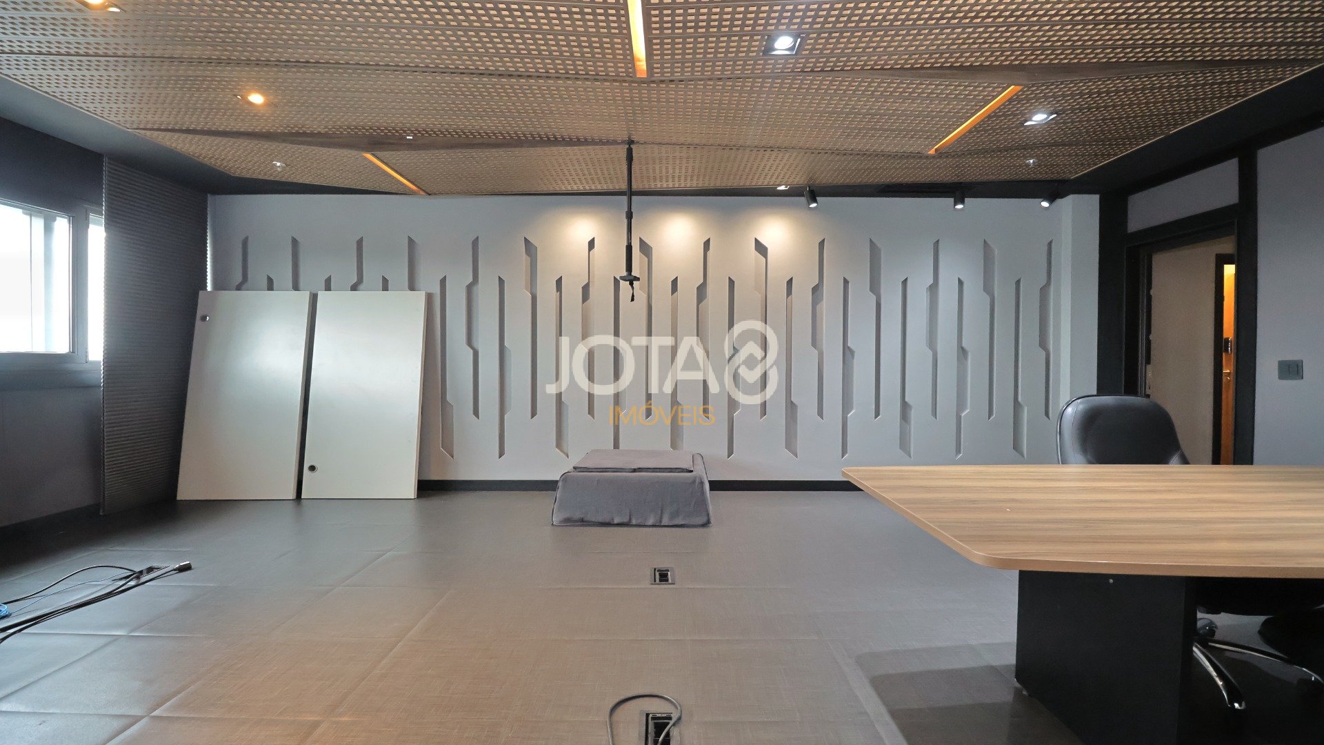 SALA COMERICAL NO UNIVERSE LIFE SQUARE - J8