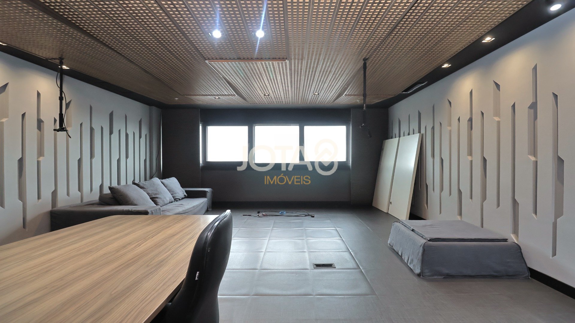 SALA COMERICAL NO UNIVERSE LIFE SQUARE - J8
