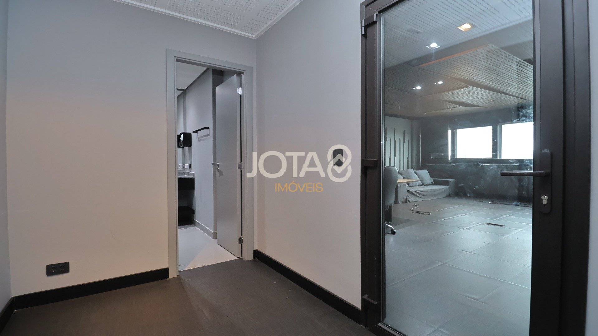 SALA COMERICAL NO UNIVERSE LIFE SQUARE - J8