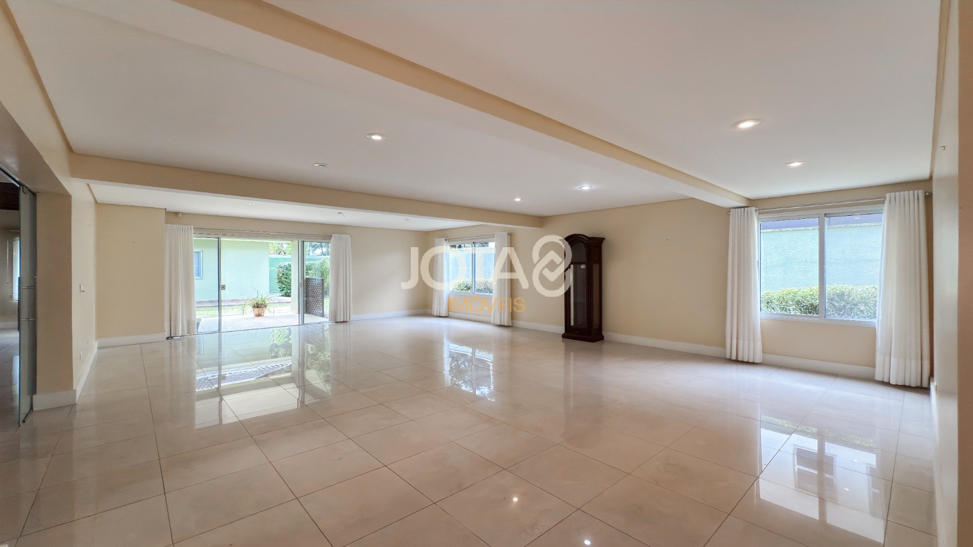 CASA NO COLINAS SÃO FRANCISCO COM 4 QUARTOS!