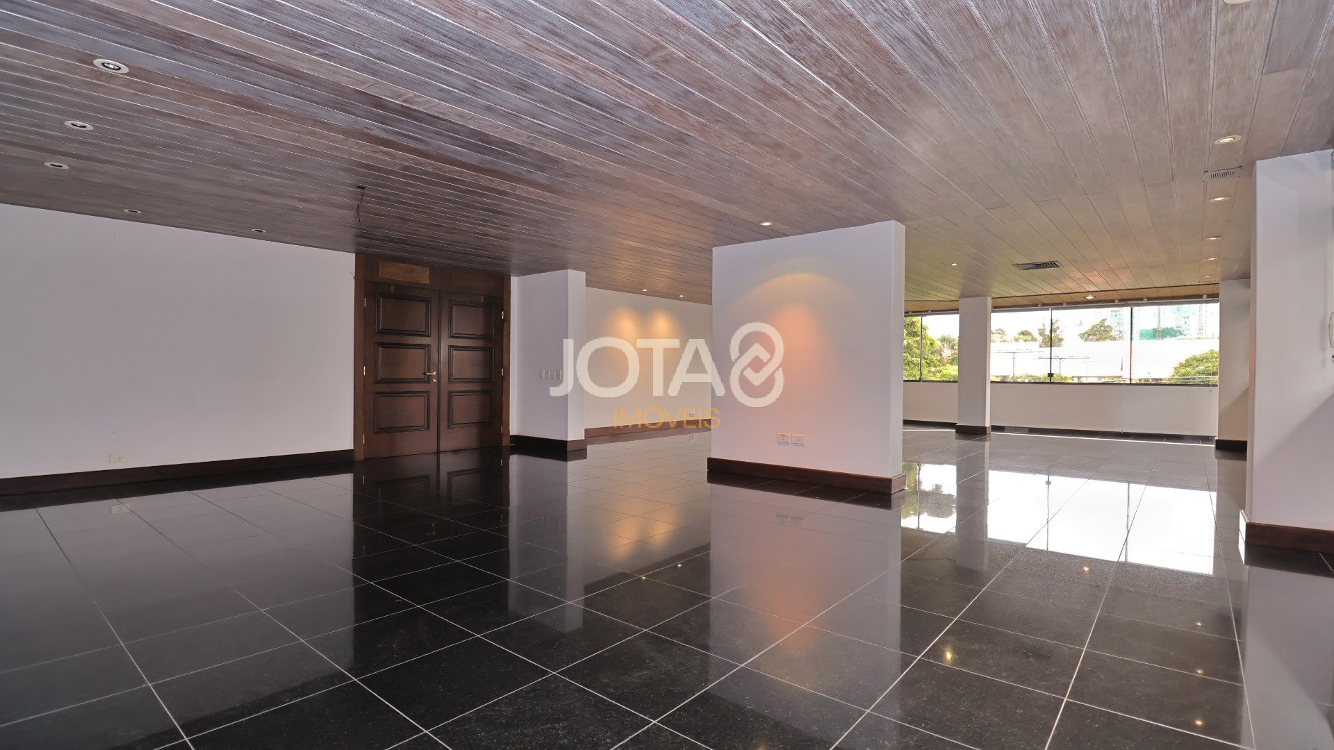 APARTAMENTO EXCLUSIVO C/ 4 SUÍTES EM FRENTE AO GRACIOSA