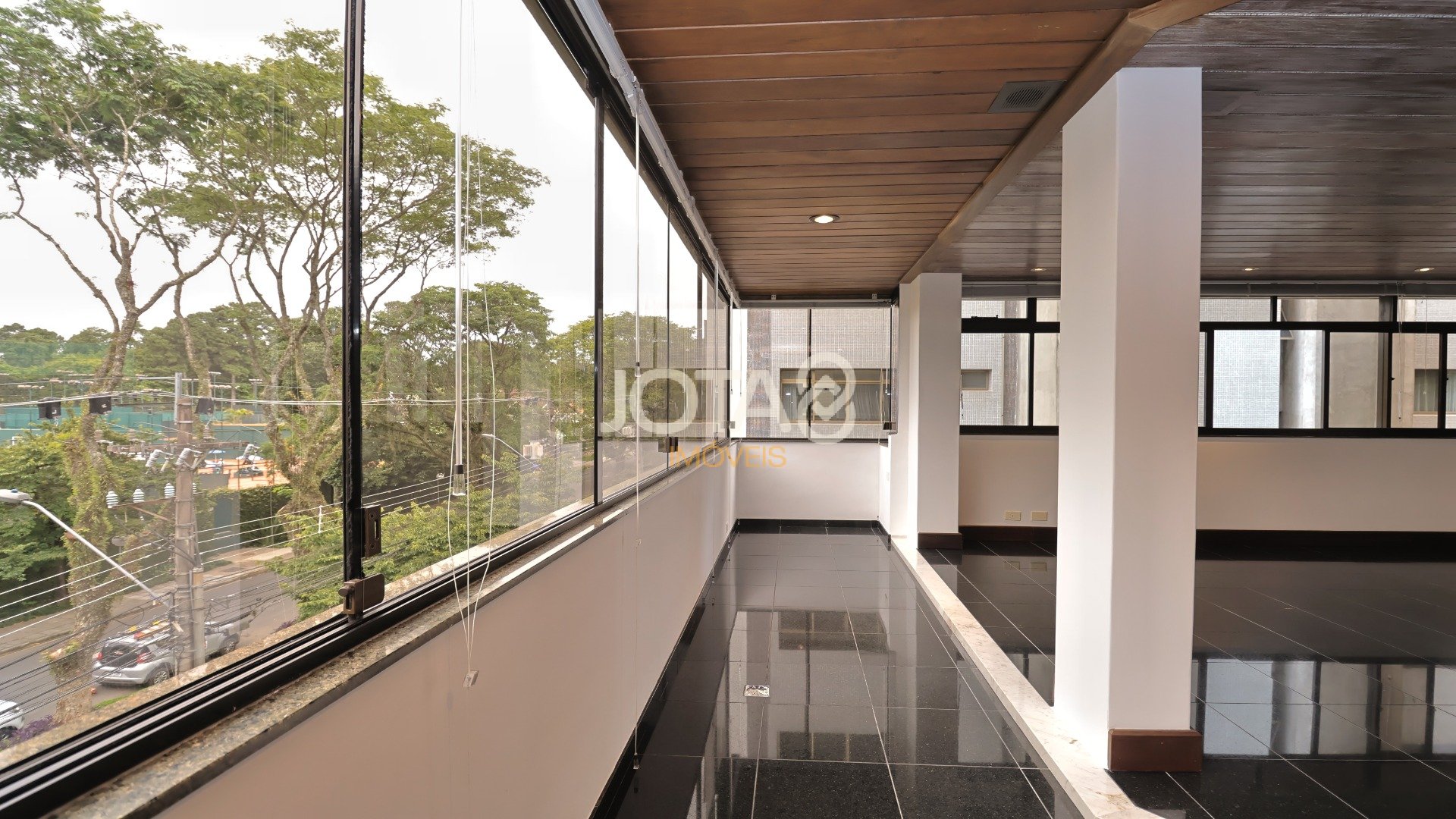 APARTAMENTO EXCLUSIVO C/ 4 SUÍTES EM FRENTE AO GRACIOSA