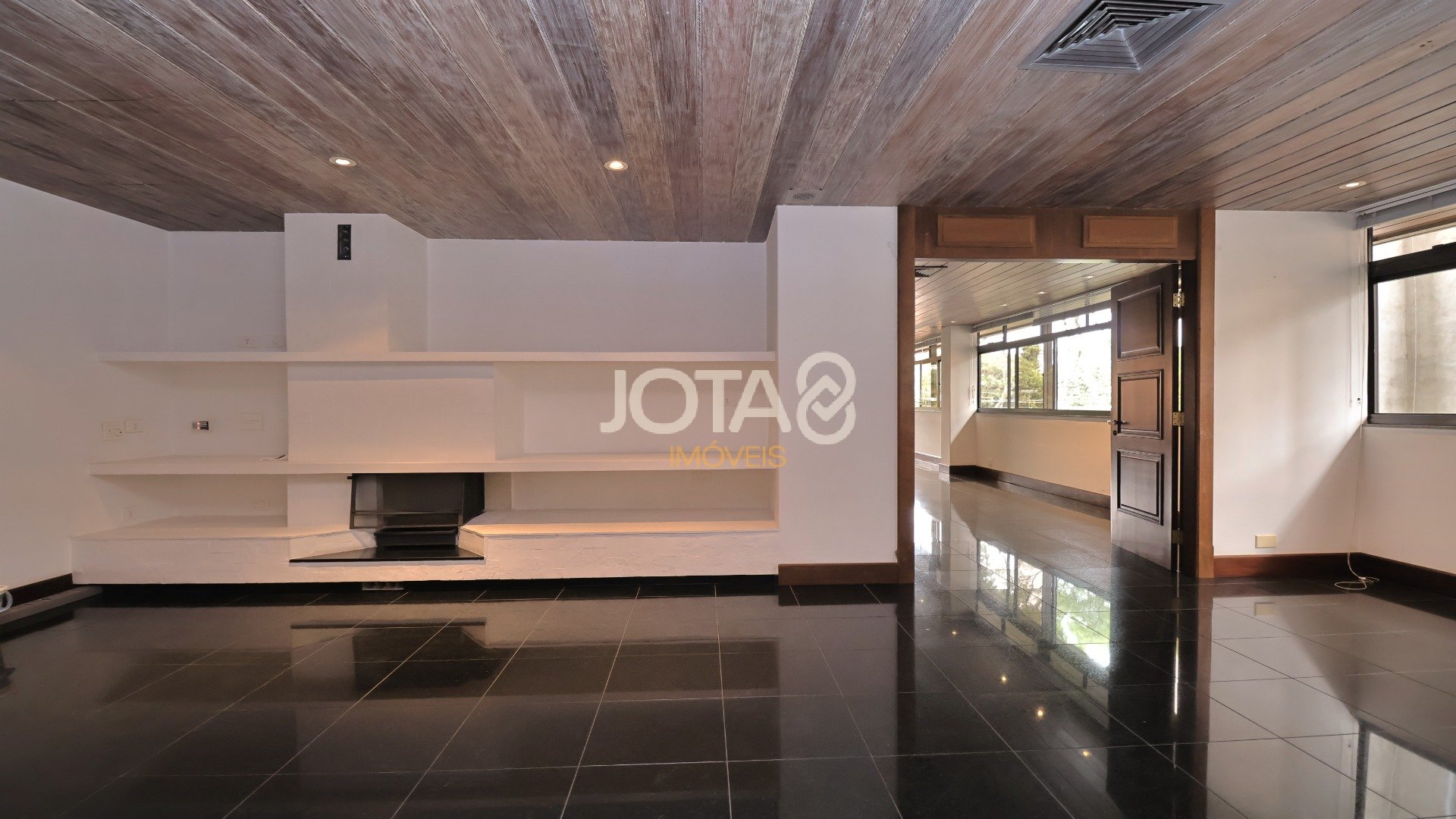 APARTAMENTO EXCLUSIVO C/ 4 SUÍTES EM FRENTE AO GRACIOSA