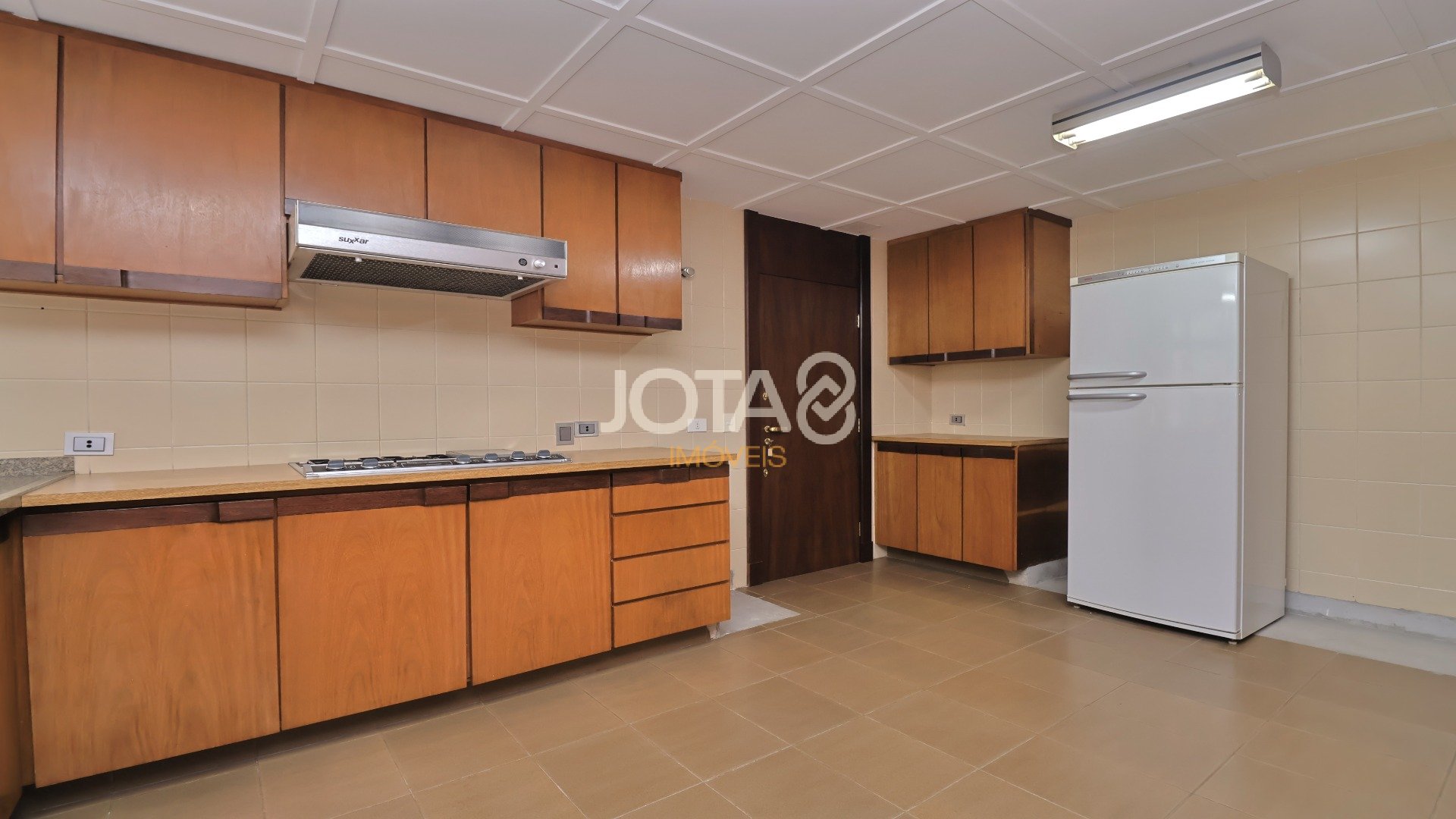 APARTAMENTO EXCLUSIVO C/ 4 SUÍTES EM FRENTE AO GRACIOSA