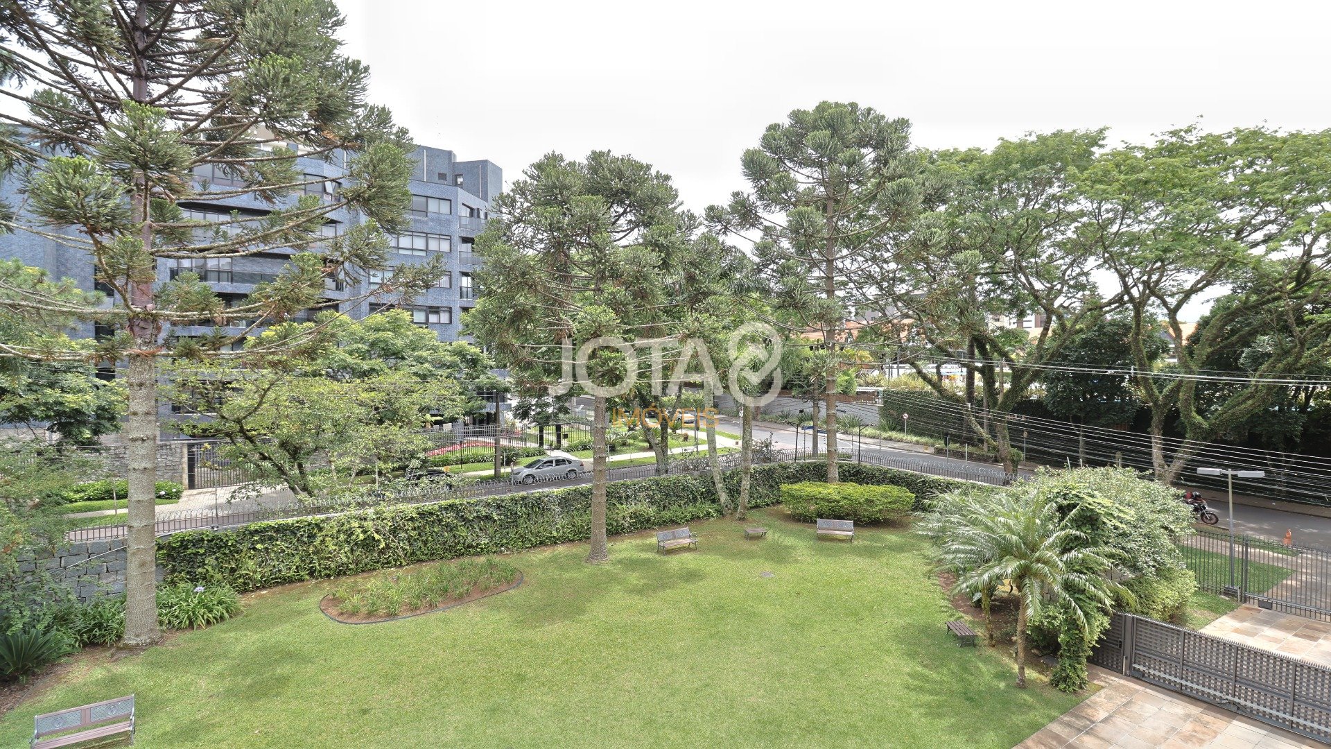 APARTAMENTO EXCLUSIVO C/ 4 SUÍTES EM FRENTE AO GRACIOSA