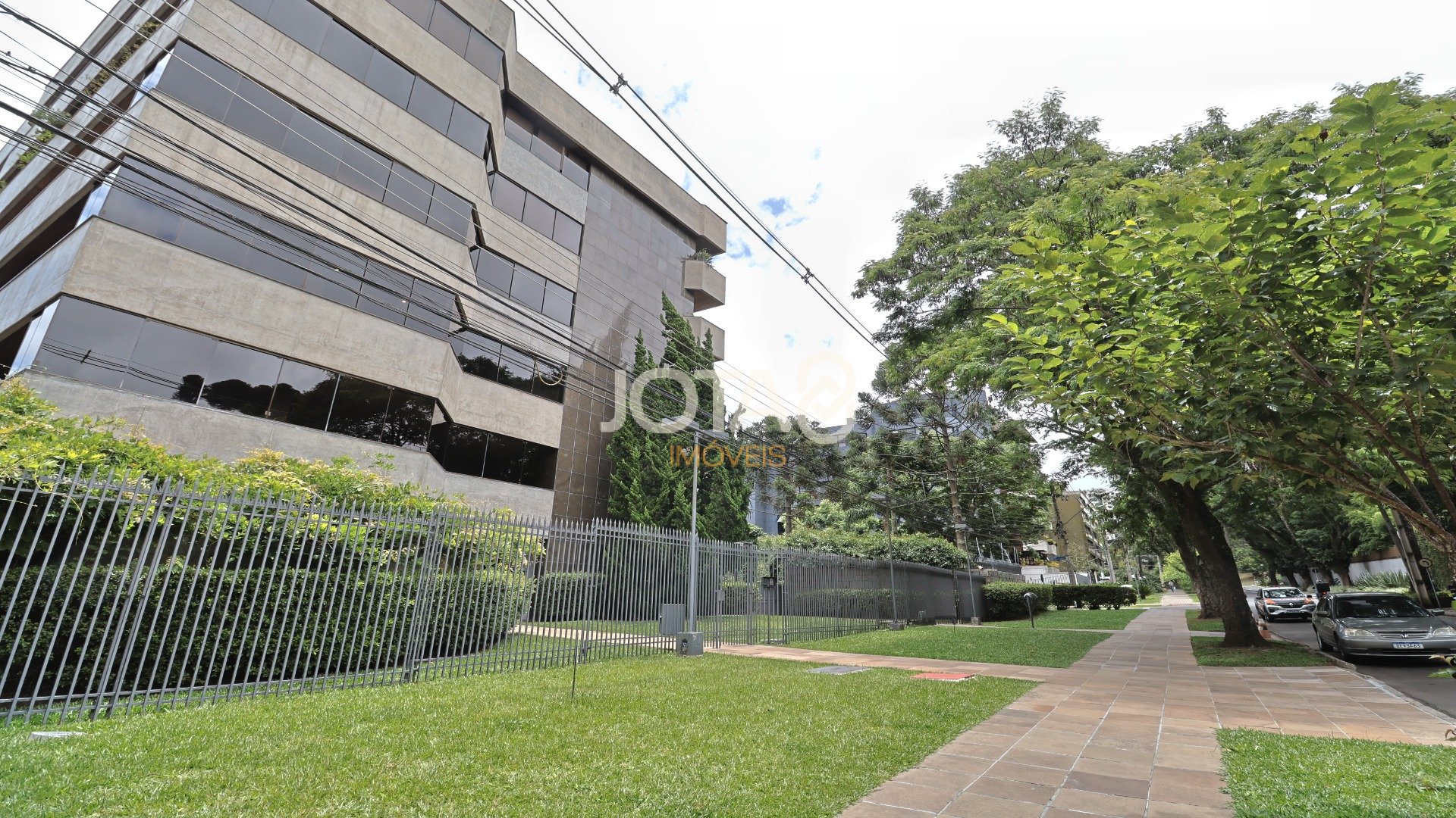 APARTAMENTO EXCLUSIVO C/ 4 SUÍTES EM FRENTE AO GRACIOSA