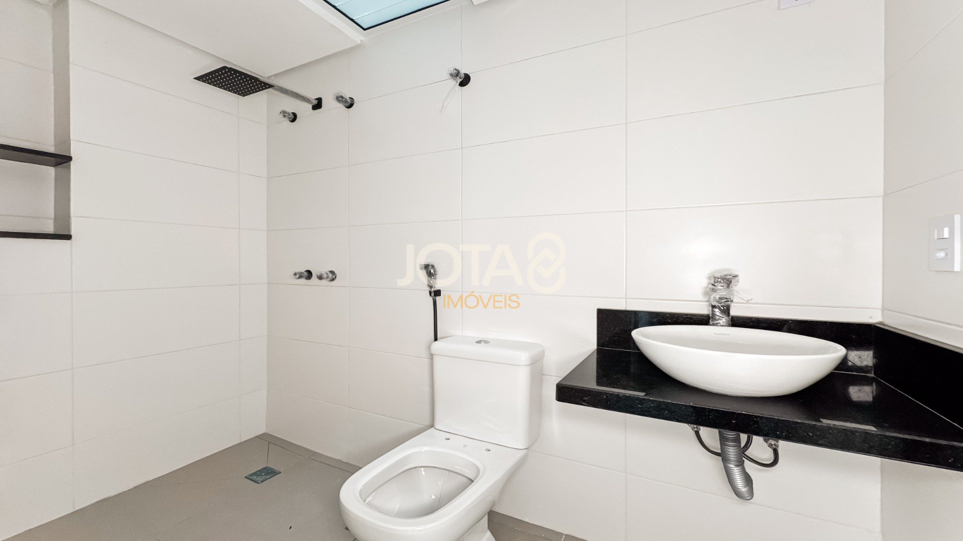 SOBRADO 3 SUITES NO VISTA ALEGRE!