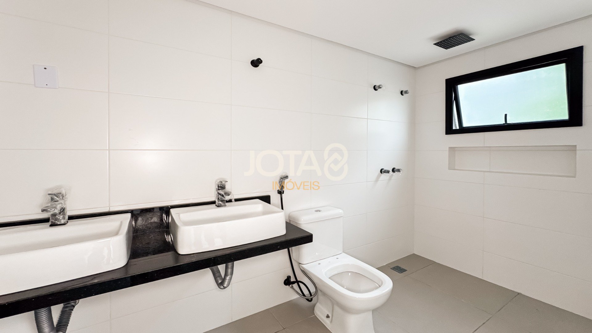 SOBRADO 3 SUITES NO VISTA ALEGRE!
