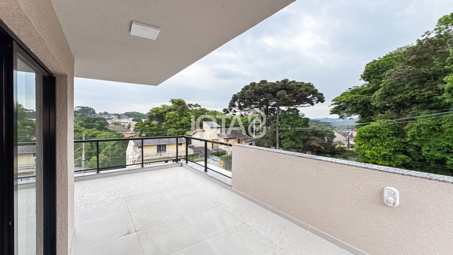 SOBRADO 3 SUITES NO VISTA ALEGRE!