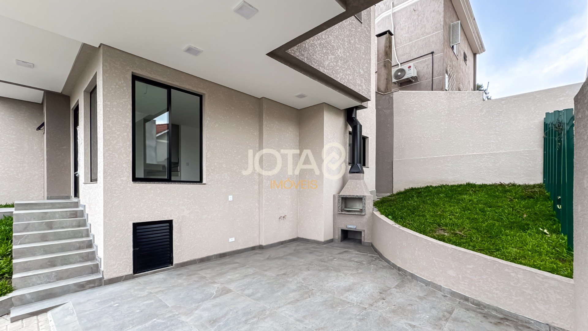 SOBRADO 3 SUITES NO VISTA ALEGRE!