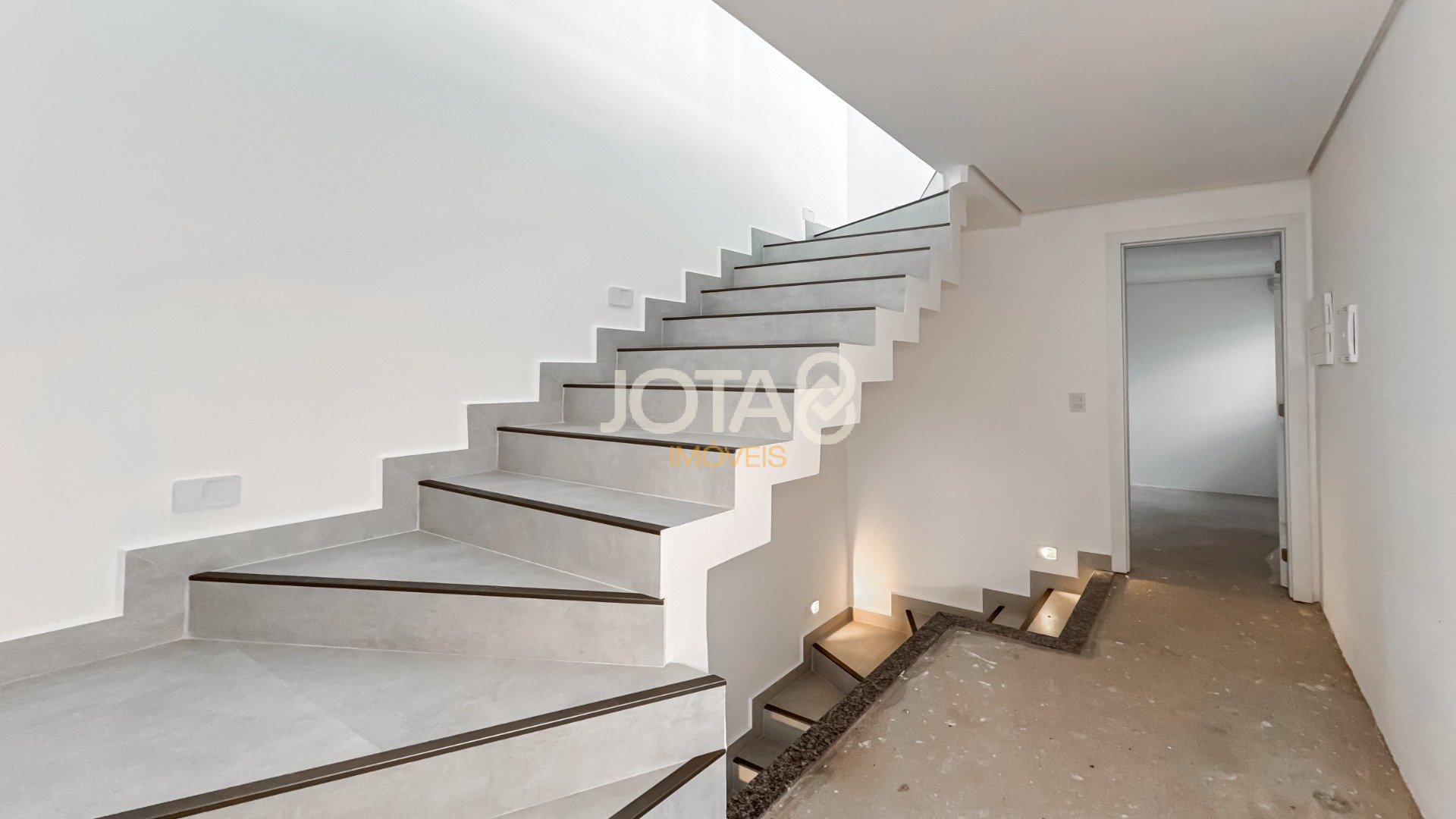 SOBRADO 3 SUITES NO VISTA ALEGRE!