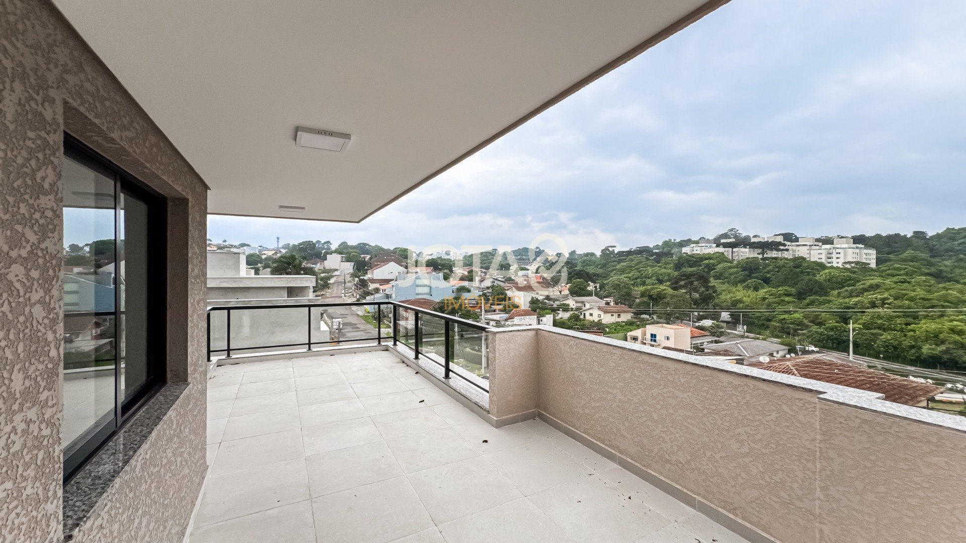 SOBRADO 3 SUITES NO VISTA ALEGRE!