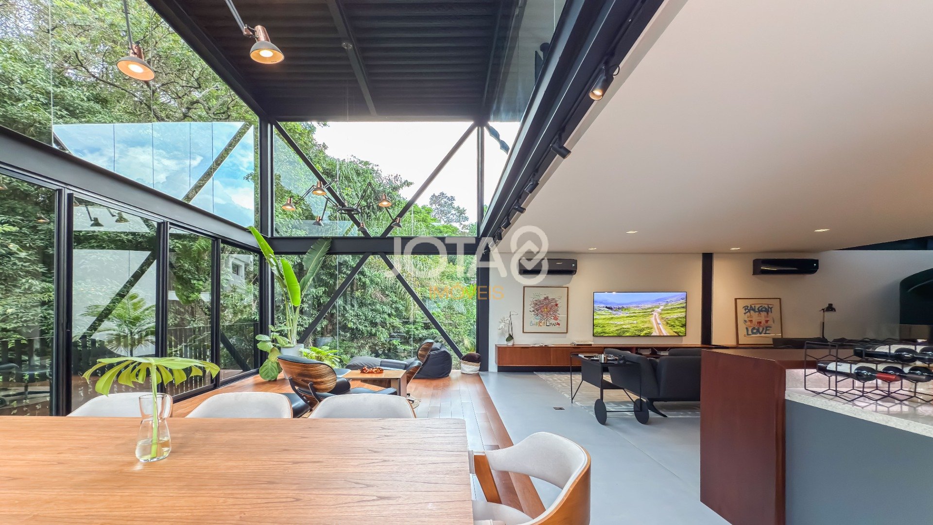 CASA SUSPENSA NO BURGEL - CAMPO COMPRIDO