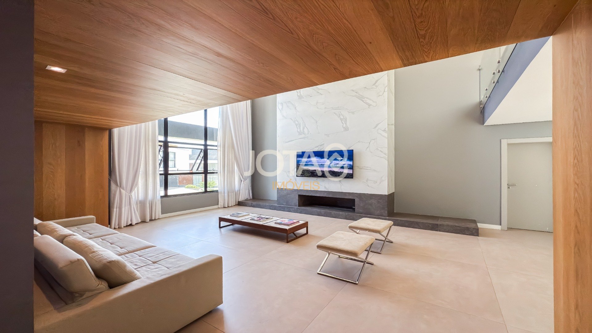 CASA EM CONDOMÍNIO, 4 SUITES PISCINA EM SANTA FELICIDADE