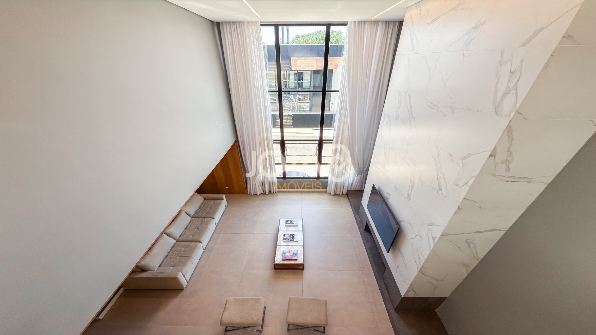 CASA EM CONDOMÍNIO, 4 SUITES PISCINA EM SANTA FELICIDADE