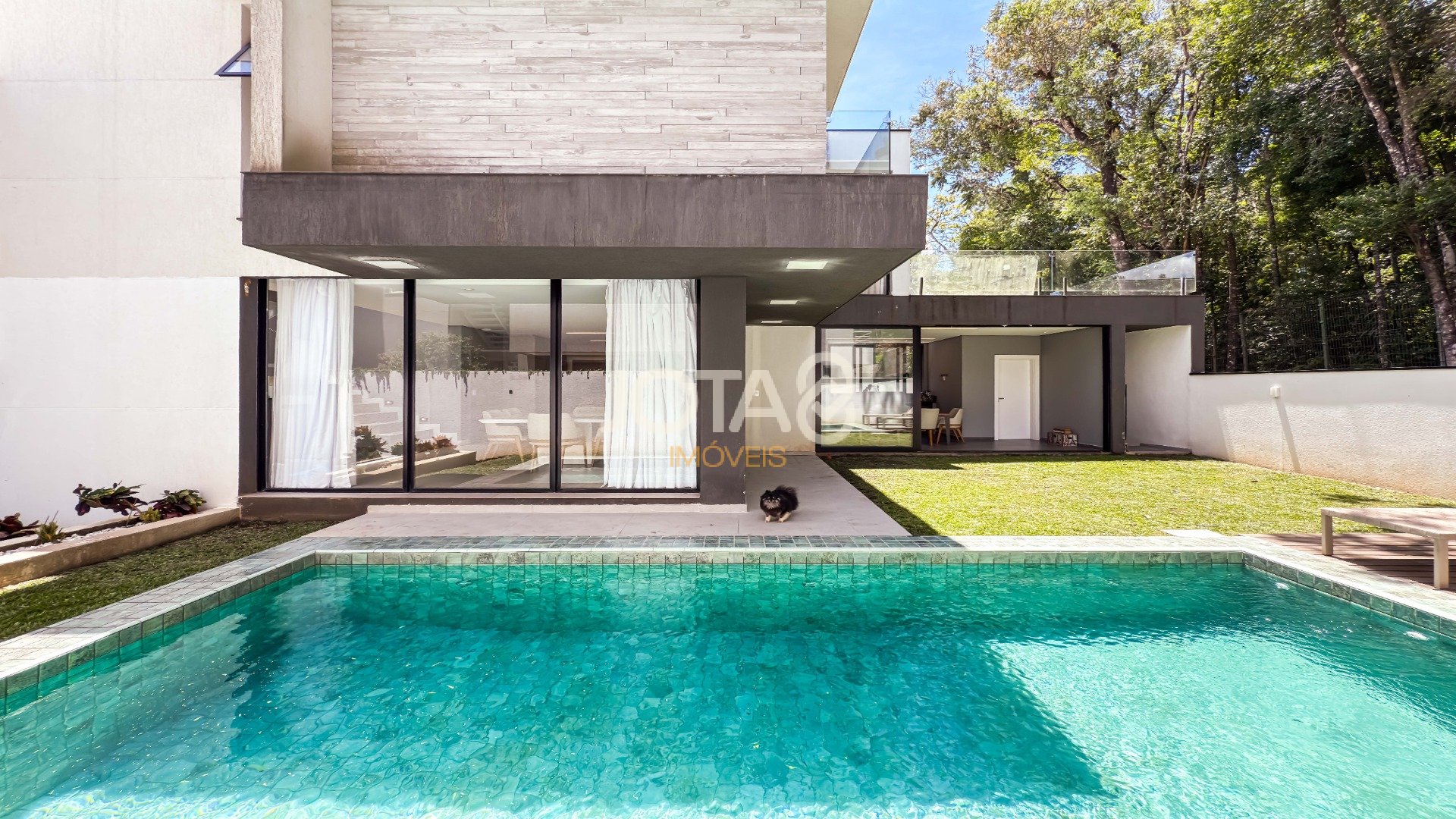 CASA EM CONDOMÍNIO, 4 SUITES PISCINA EM SANTA FELICIDADE