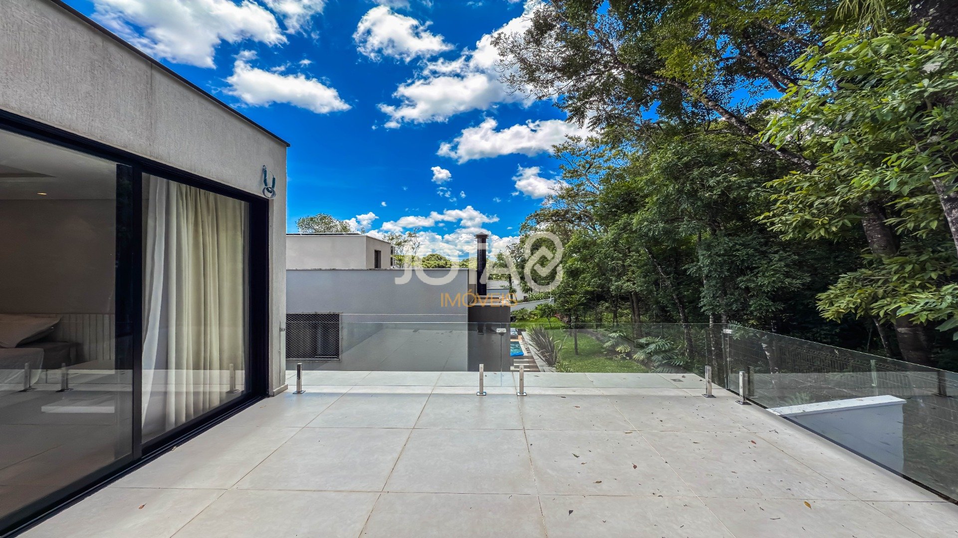 CASA EM CONDOMÍNIO, 4 SUITES PISCINA EM SANTA FELICIDADE