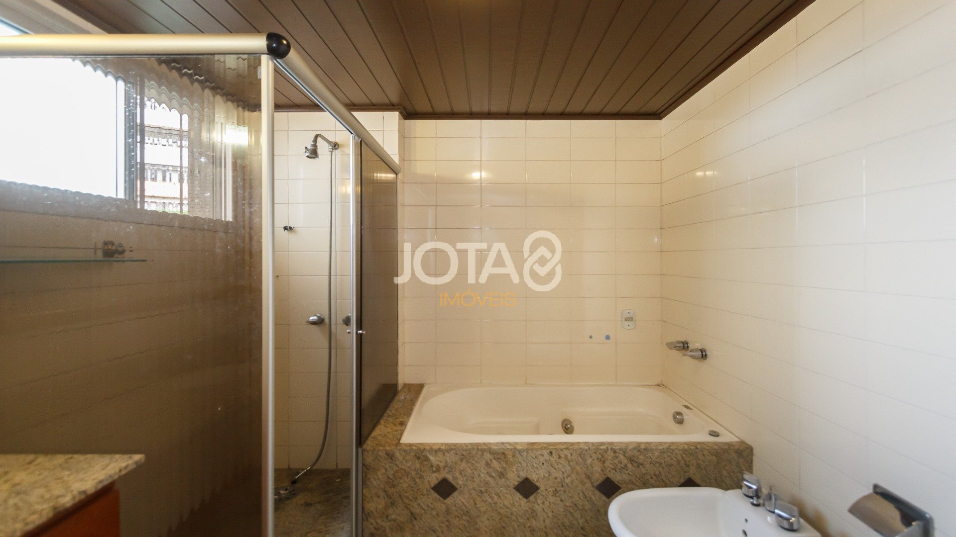 APARTAMENTO DE 3 QUARTOS NO JUVEVÊ - CONFORTO E LOCALIZAÇÃO PRIVILEGIA