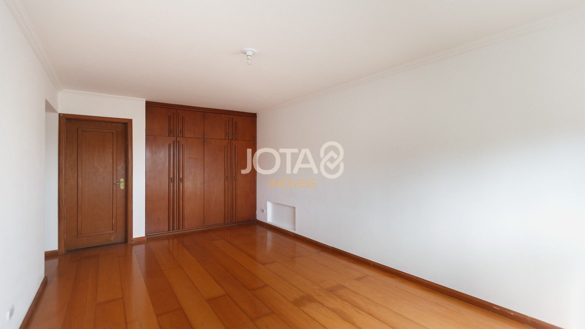 APARTAMENTO DE 3 QUARTOS NO JUVEVÊ - CONFORTO E LOCALIZAÇÃO PRIVILEGIA
