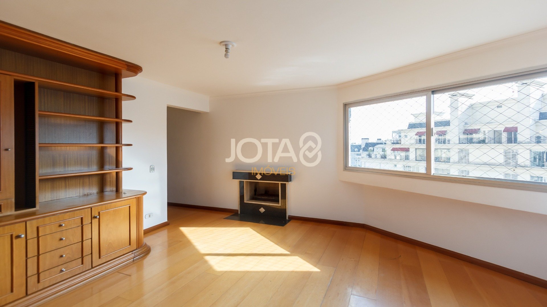 APARTAMENTO DE 3 QUARTOS NO JUVEVÊ - CONFORTO E LOCALIZAÇÃO PRIVILEGIA