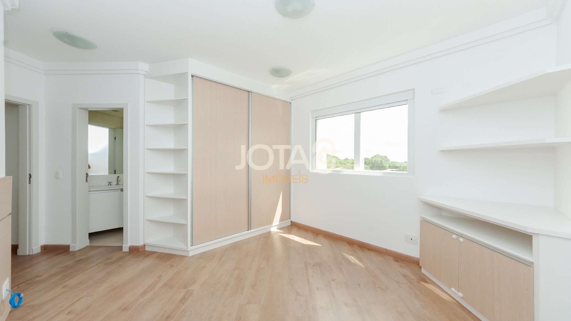 APARTAMENTO COM 4 DORMITÓRIOS NO ECOVILLE