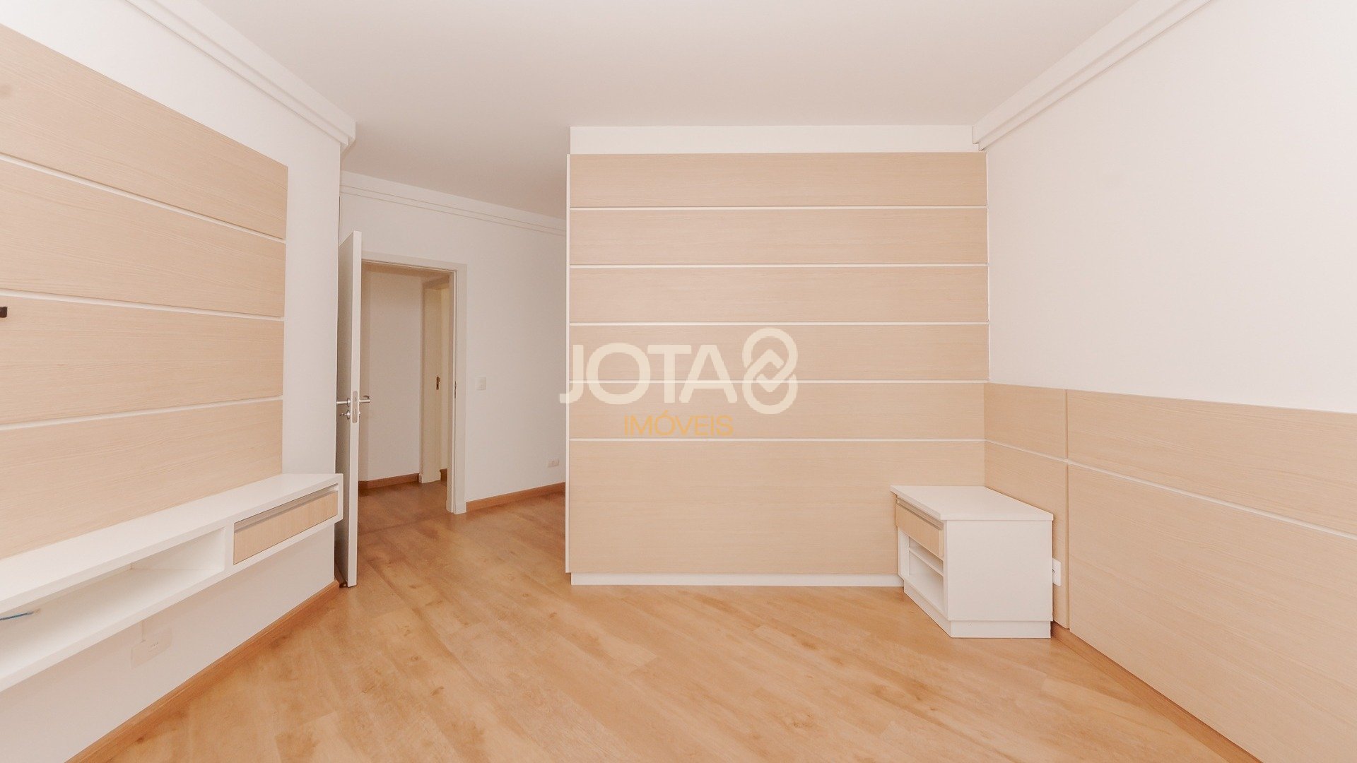 APARTAMENTO COM 4 DORMITÓRIOS NO ECOVILLE
