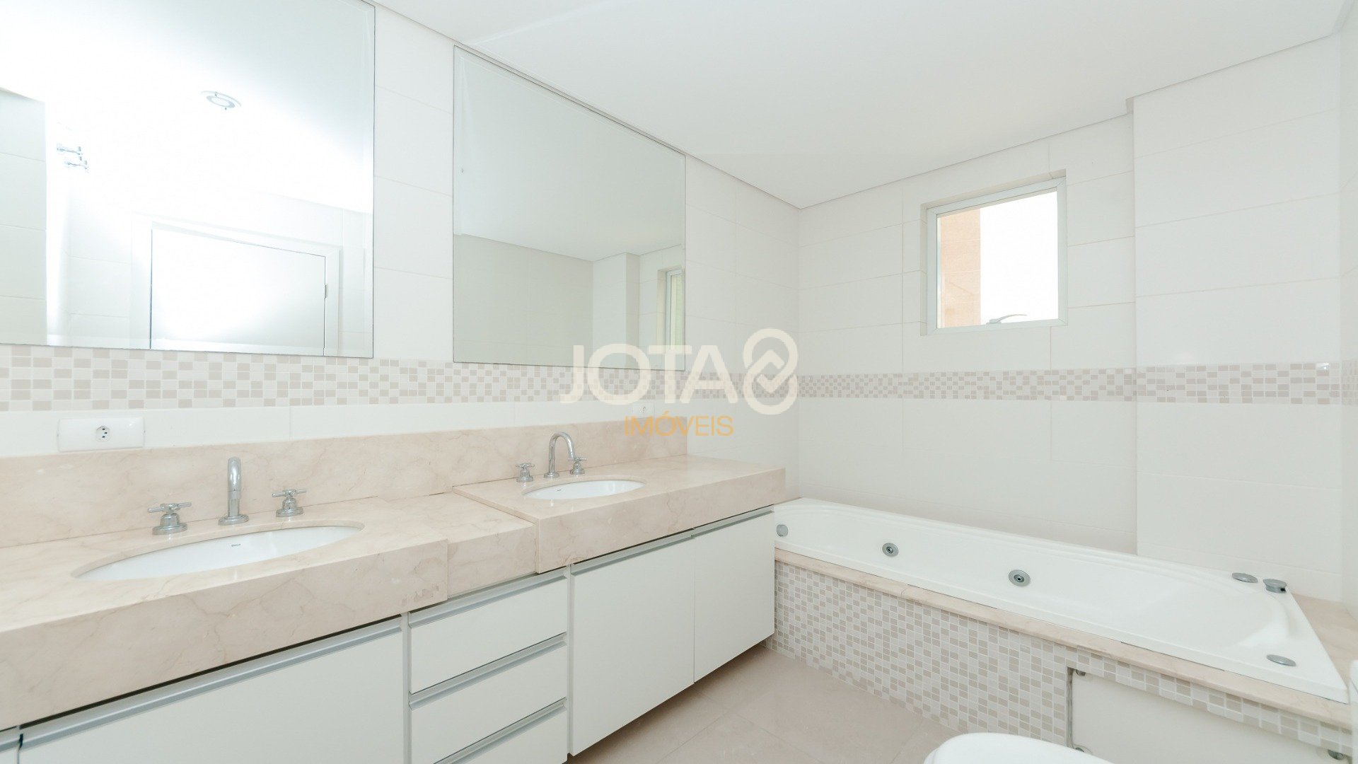 APARTAMENTO COM 4 DORMITÓRIOS NO ECOVILLE