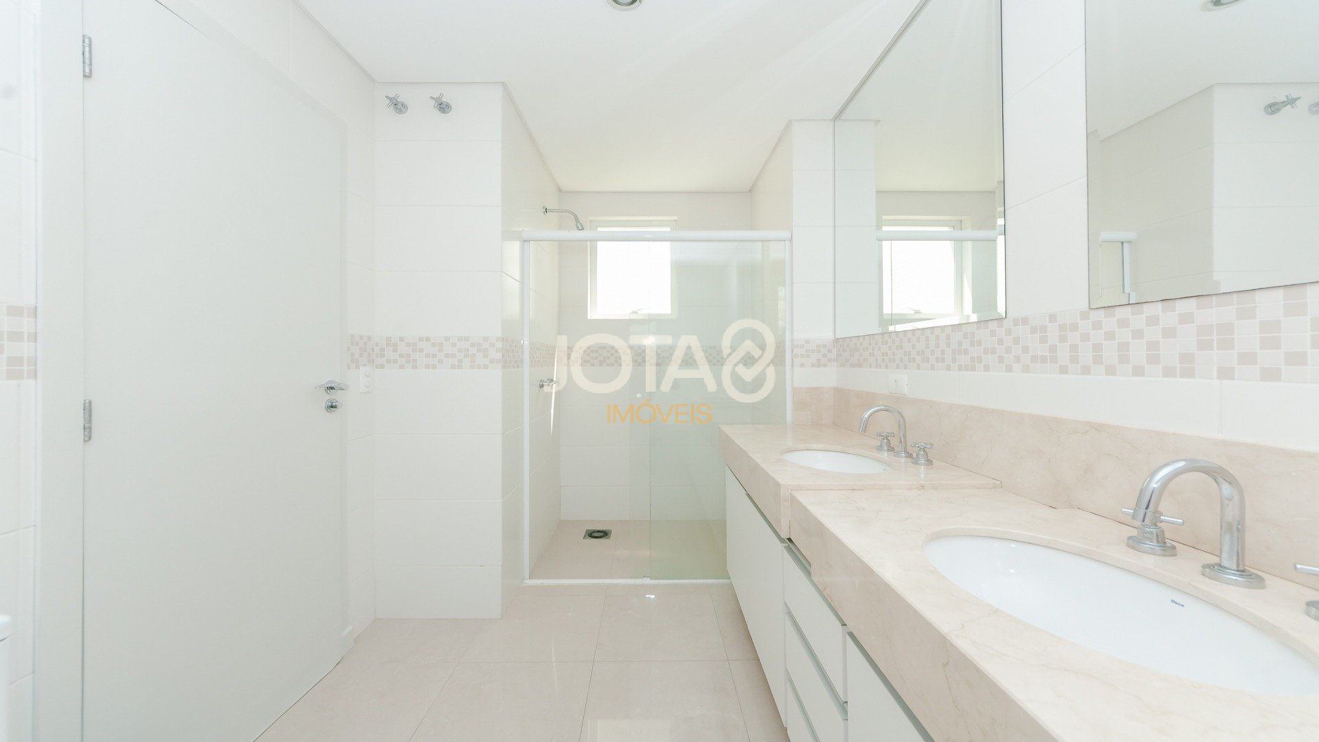 APARTAMENTO COM 4 DORMITÓRIOS NO ECOVILLE