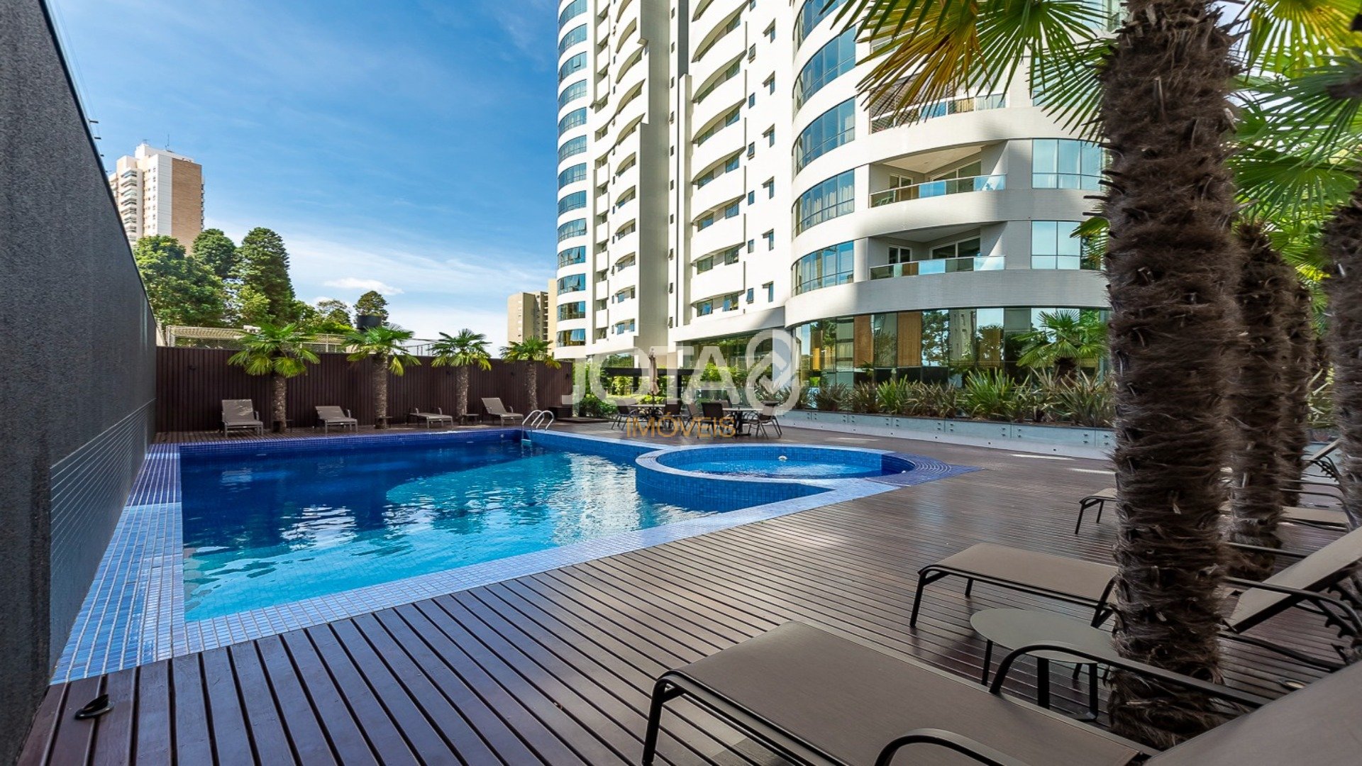 APARTAMENTO COM 4 DORMITÓRIOS NO ECOVILLE