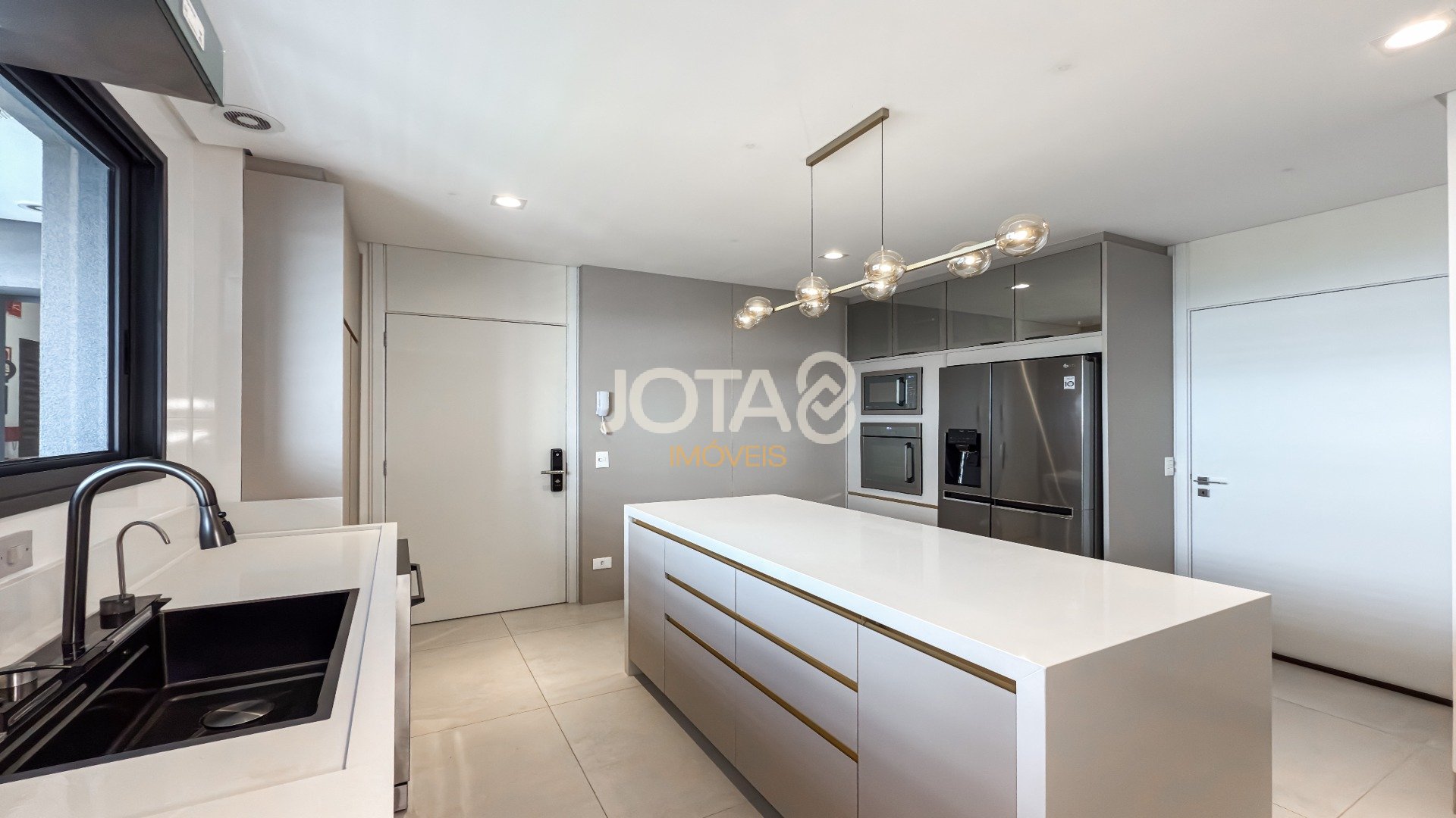 MAISON LEGEND MOBILIADO 3 SUITES ECOVILLE