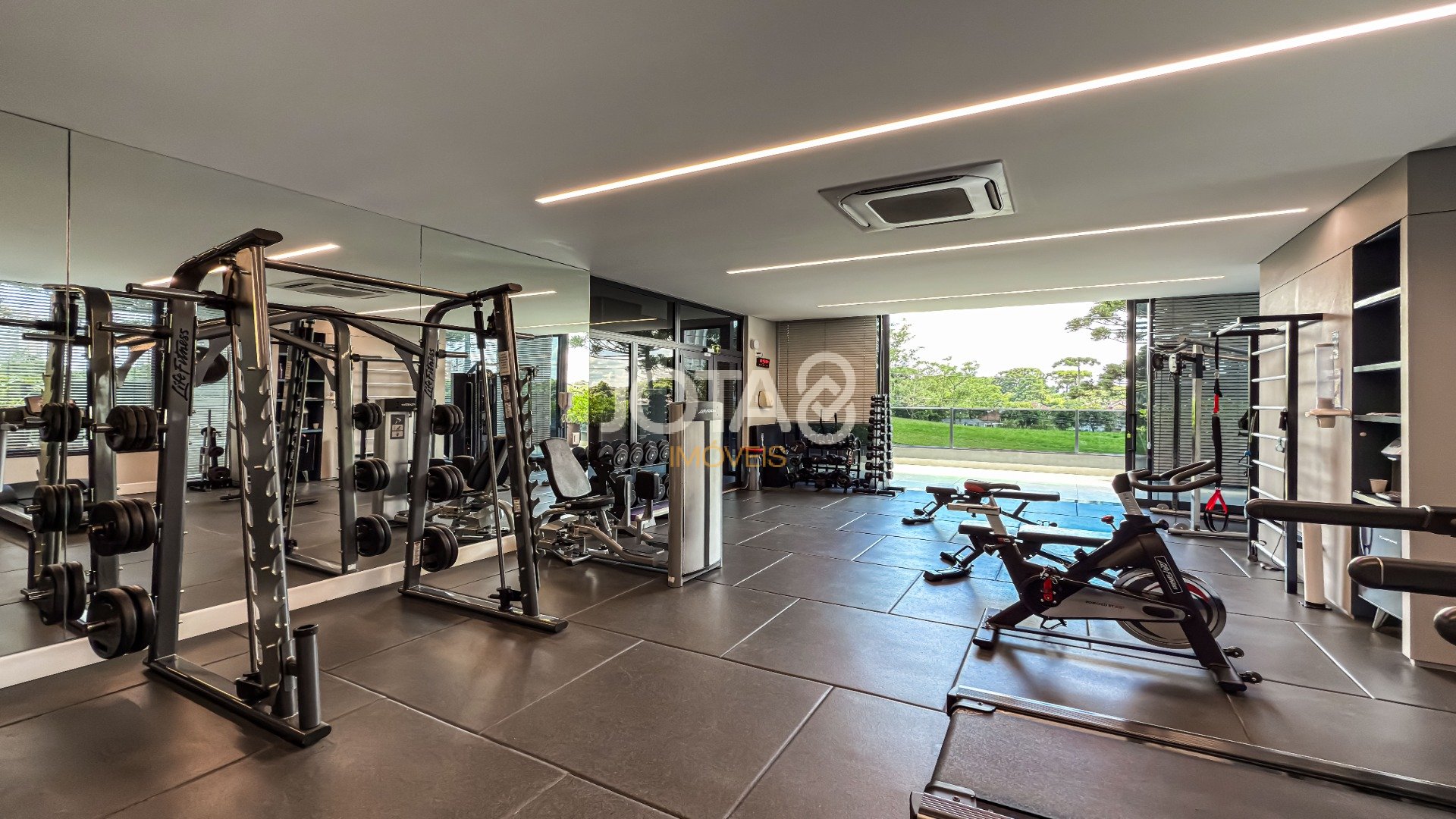 MAISON LEGEND MOBILIADO 3 SUITES ECOVILLE